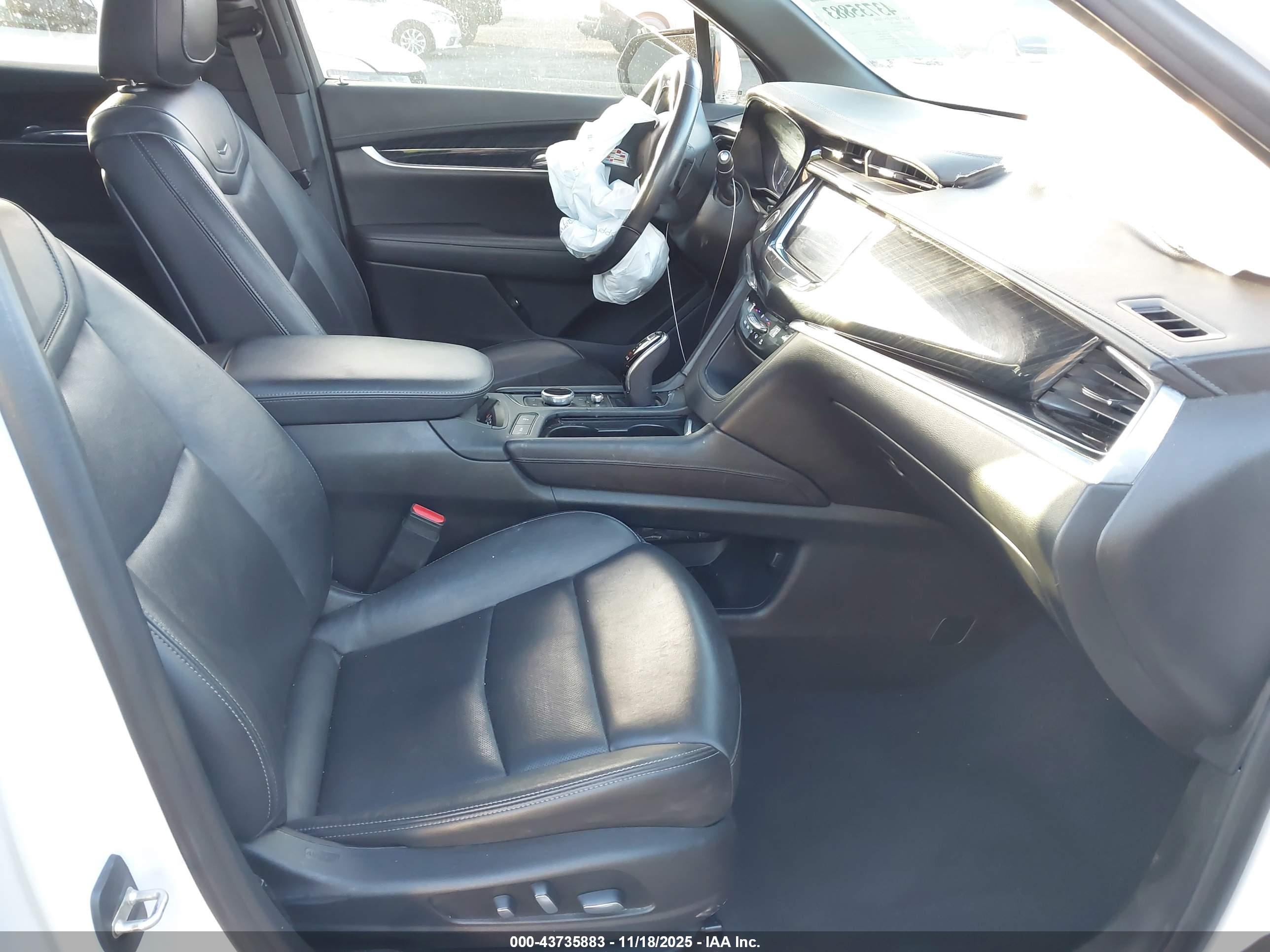 CADILLAC XT6 image 5