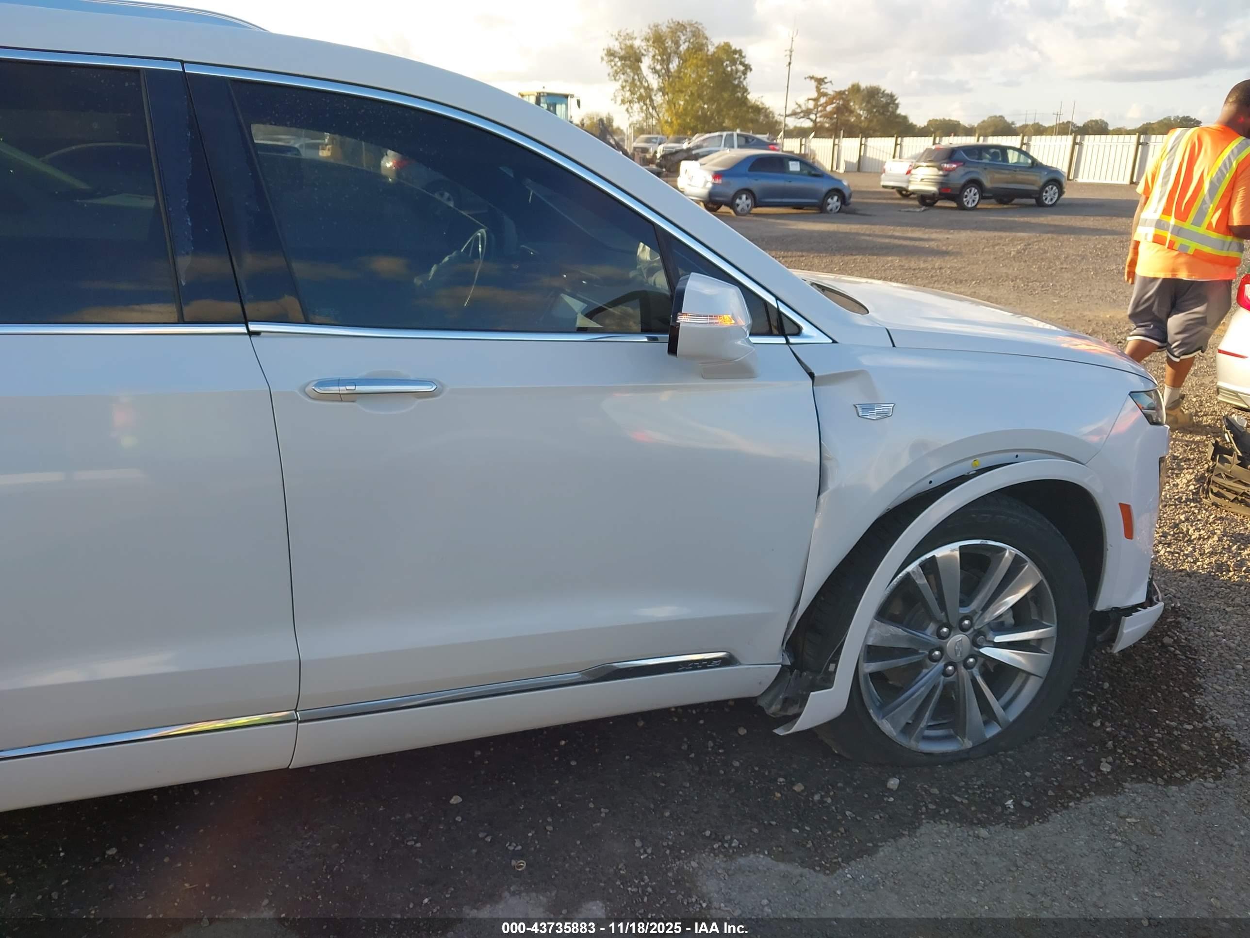 CADILLAC XT6 image 6