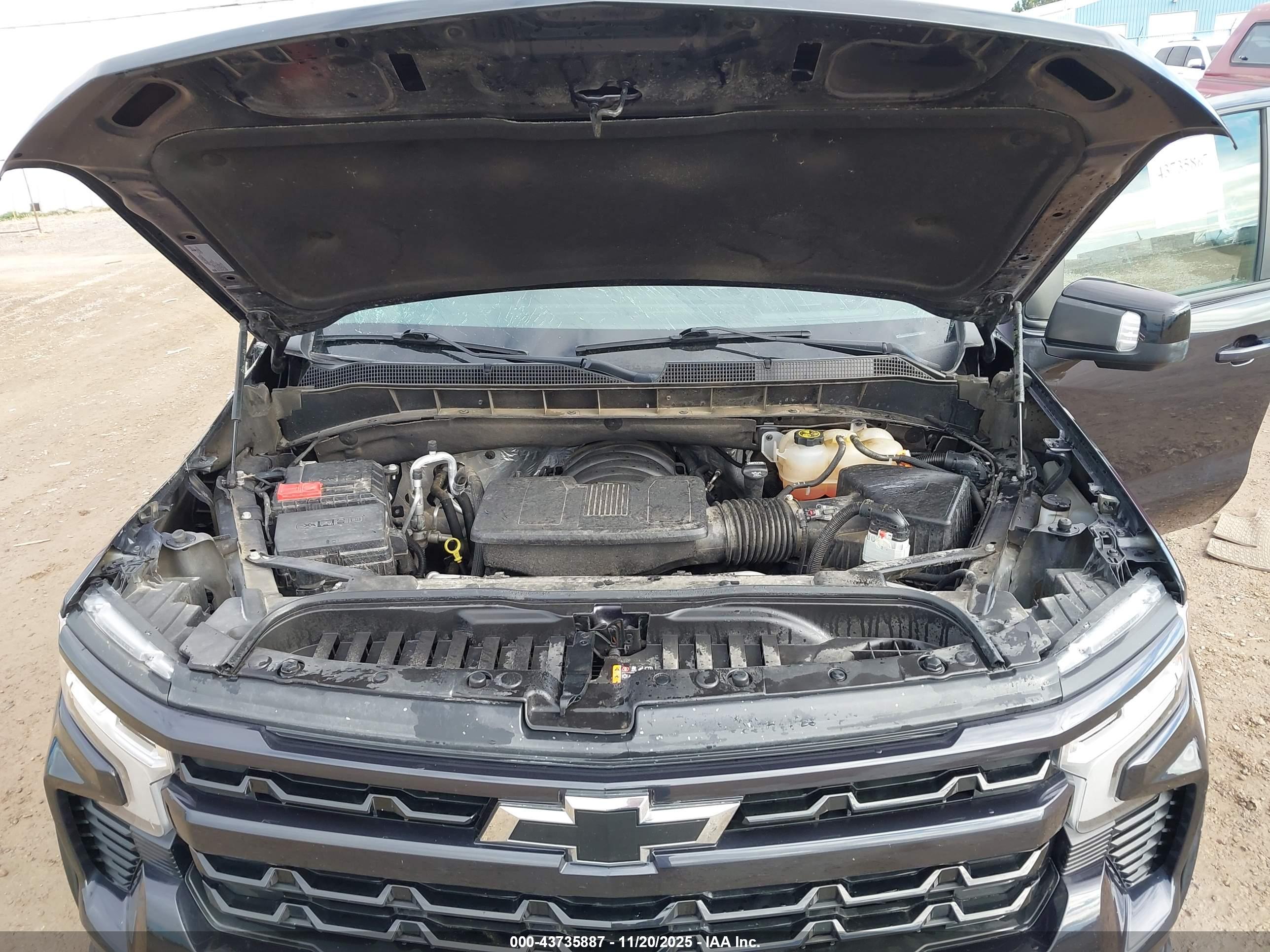 CHEVROLET SILVERADO image 10