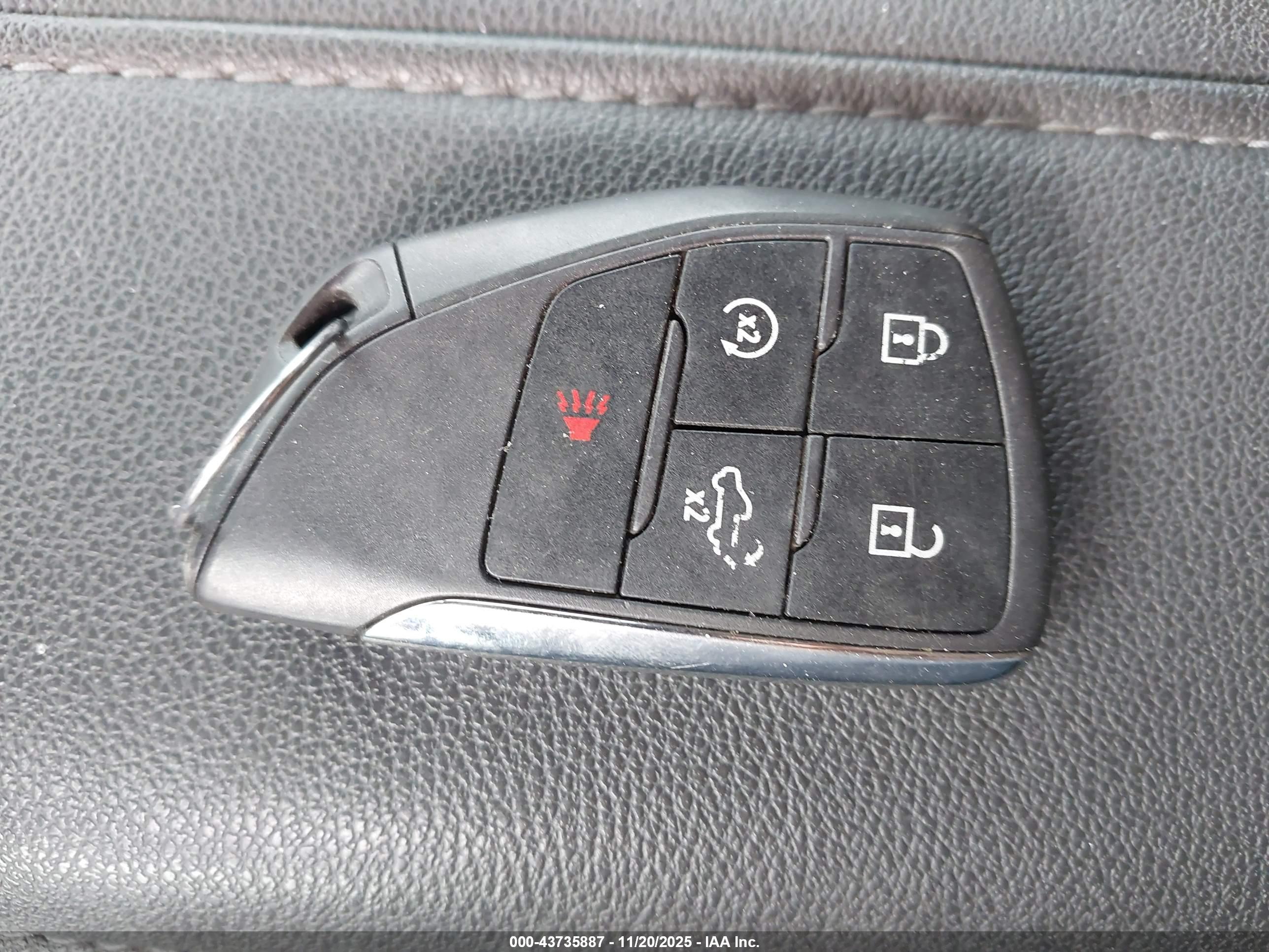 CHEVROLET SILVERADO image 11