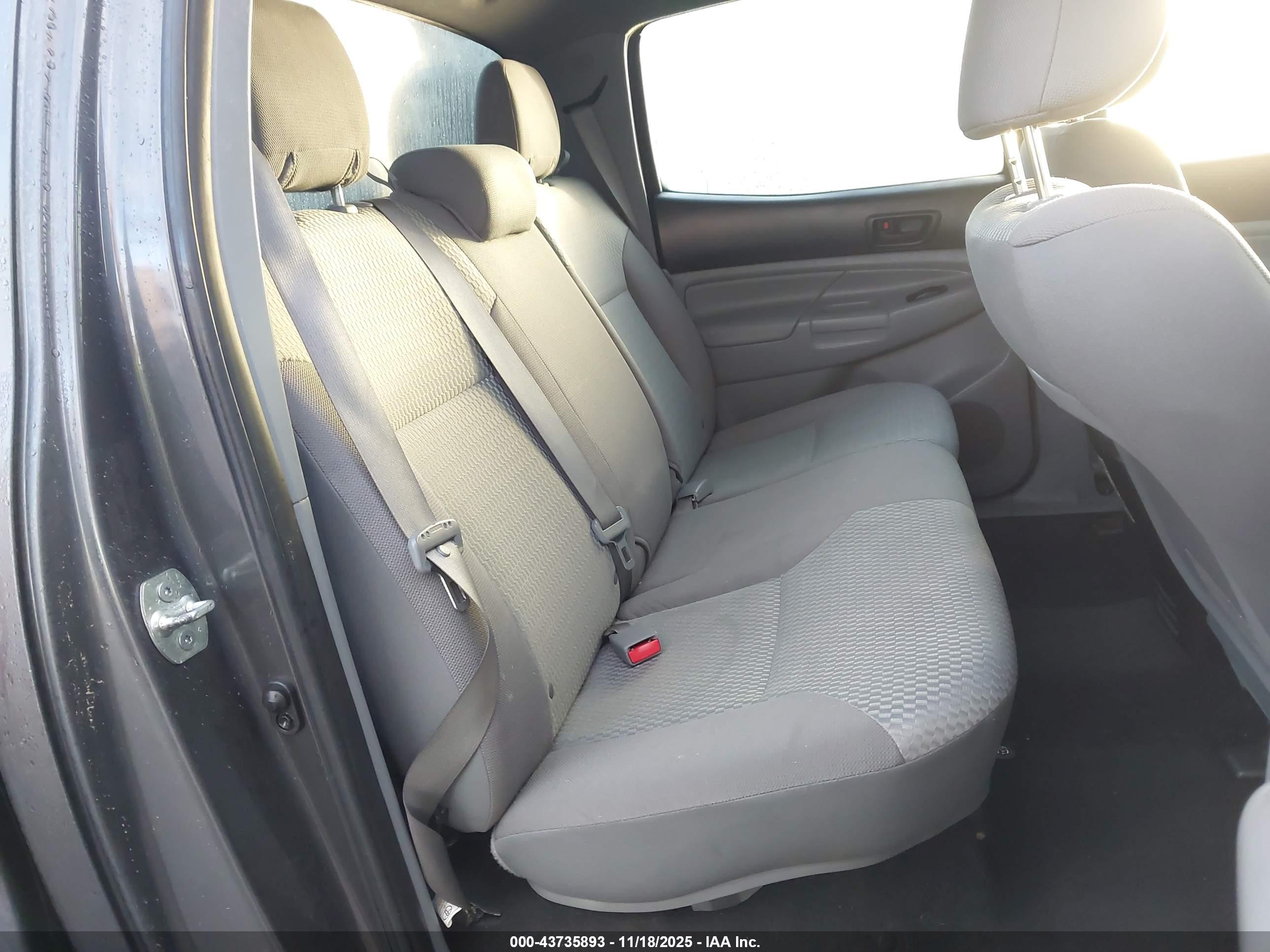 TOYOTA TACOMA image 8