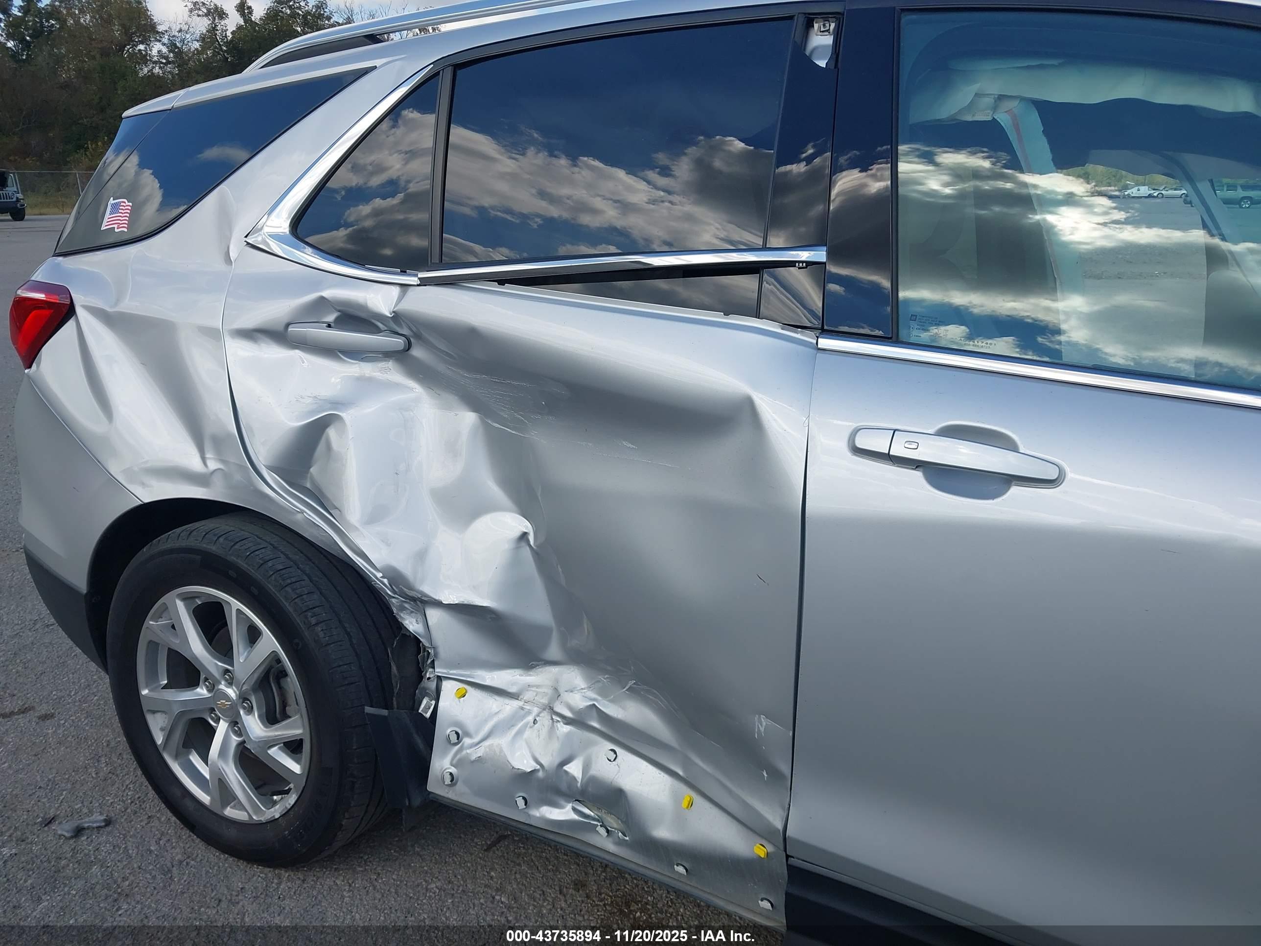 CHEVROLET EQUINOX image 6