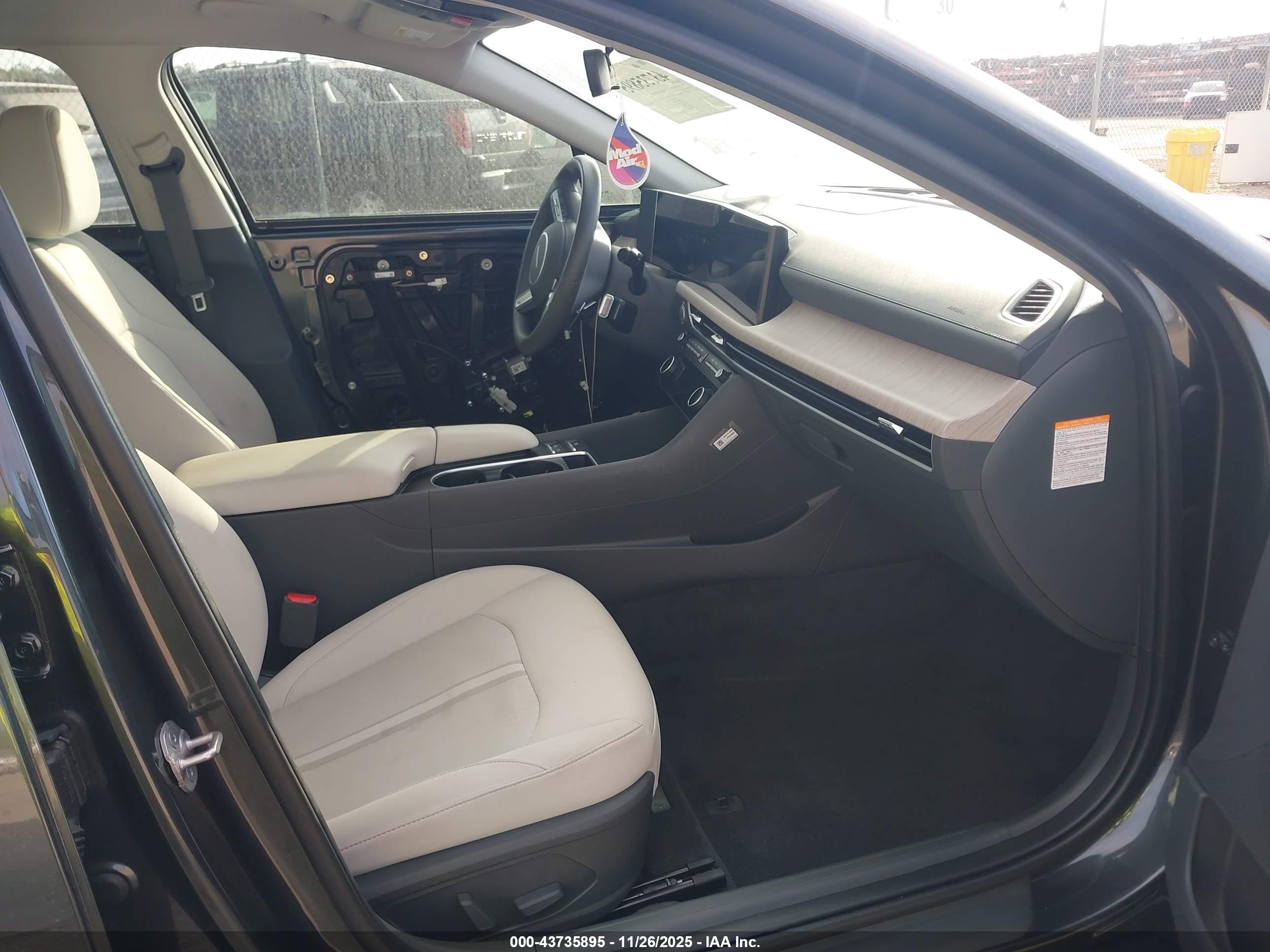 HYUNDAI SONATA image 5