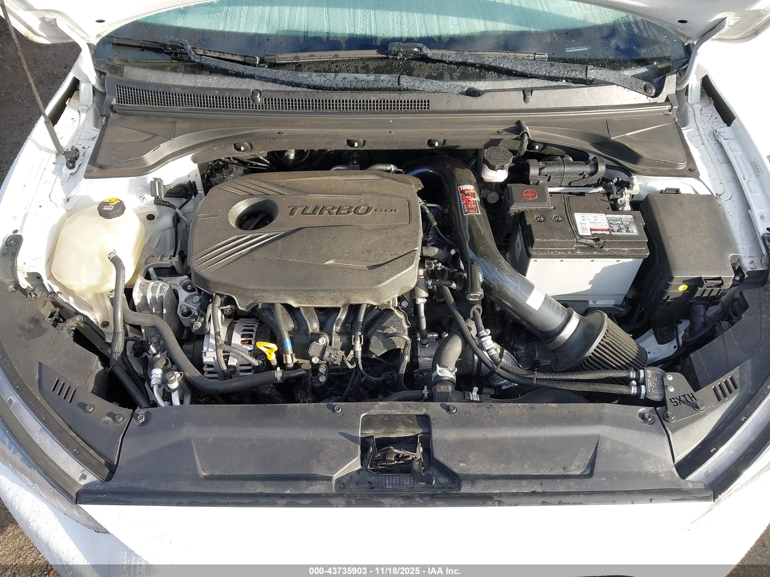 HYUNDAI VELOSTER image 10