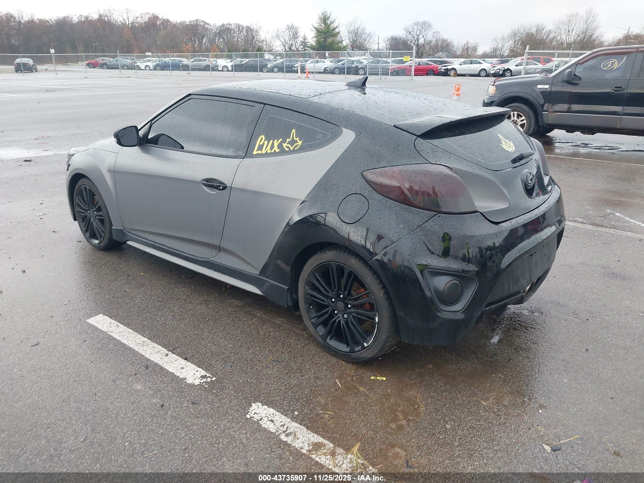 HYUNDAI VELOSTER image 3