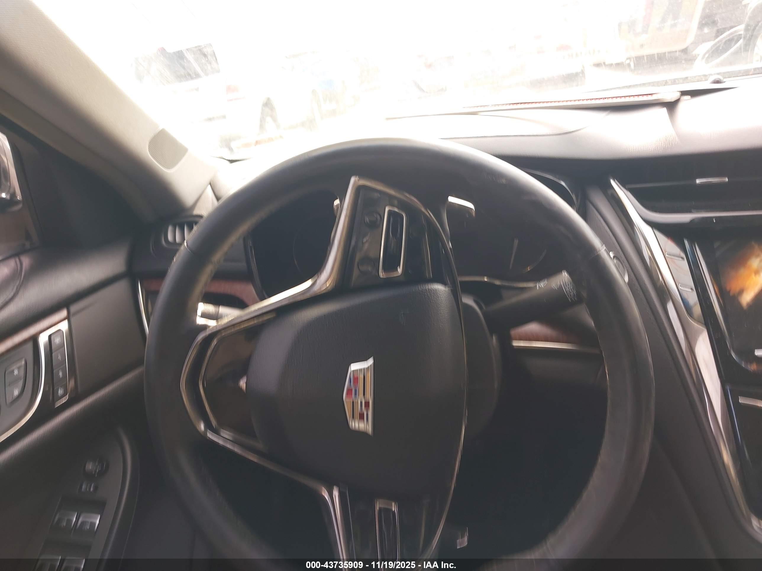 CADILLAC CTS image 7