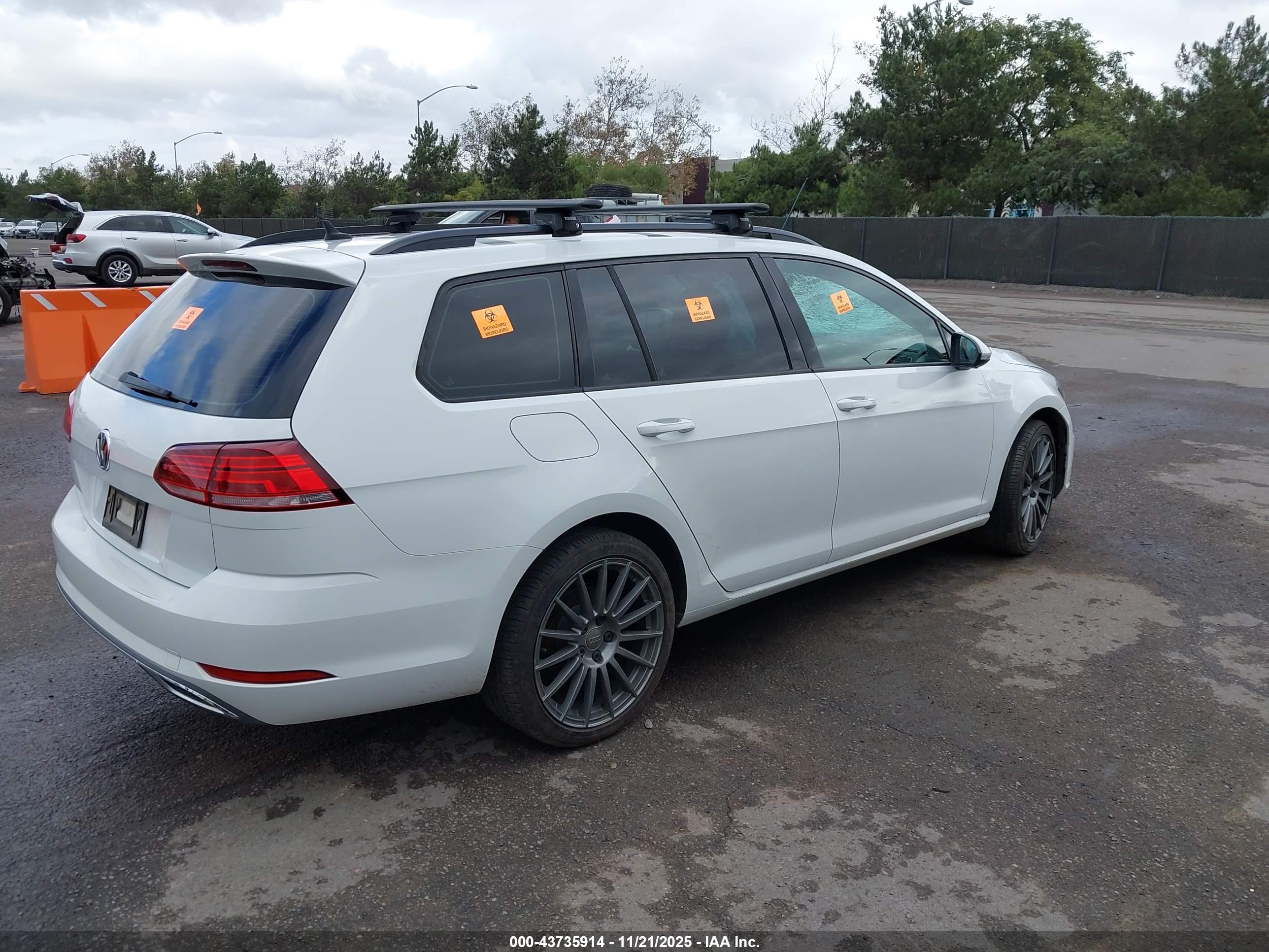 VOLKSWAGEN GOLF image 4