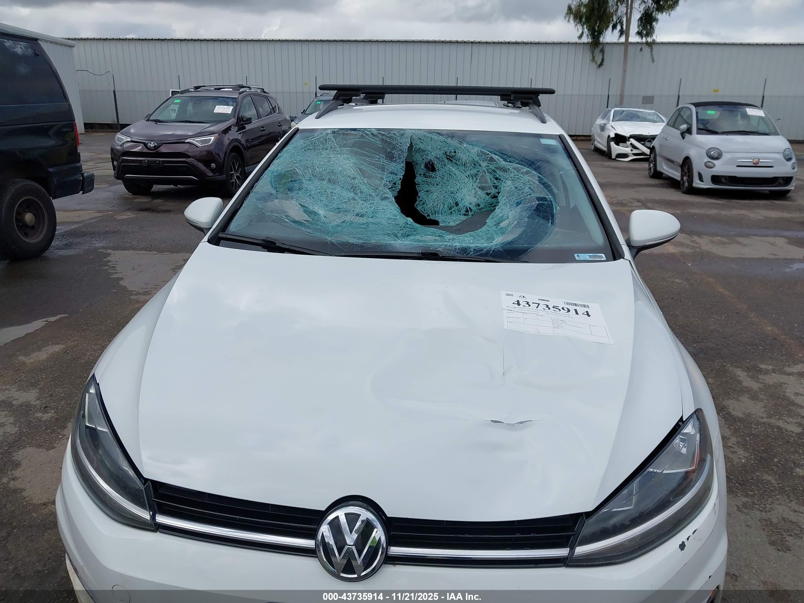 VOLKSWAGEN GOLF image 6