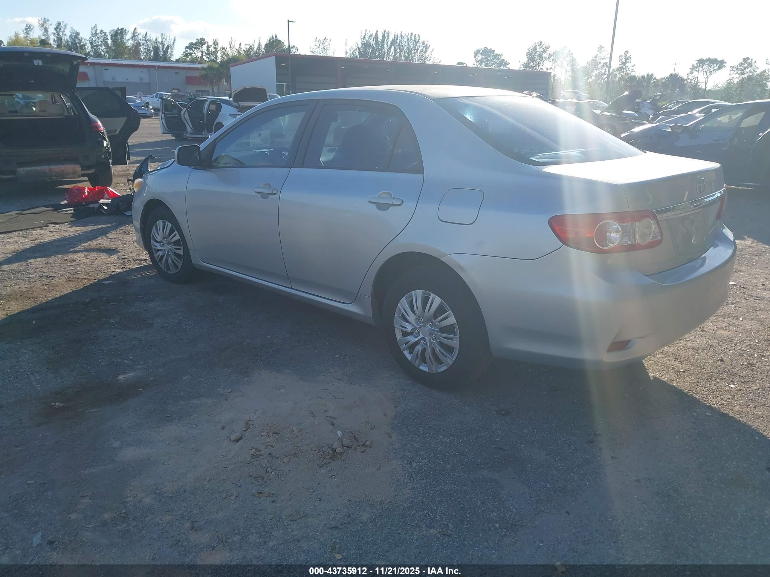 TOYOTA COROLLA image 3