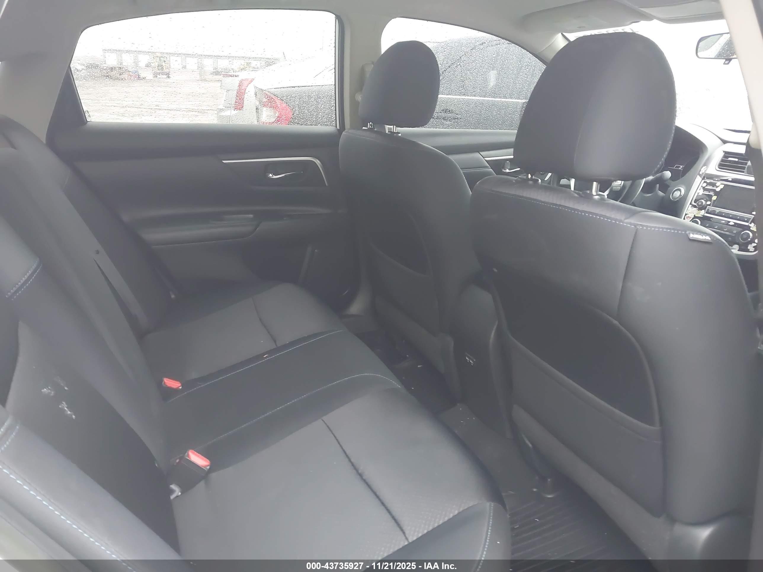 NISSAN ALTIMA image 8