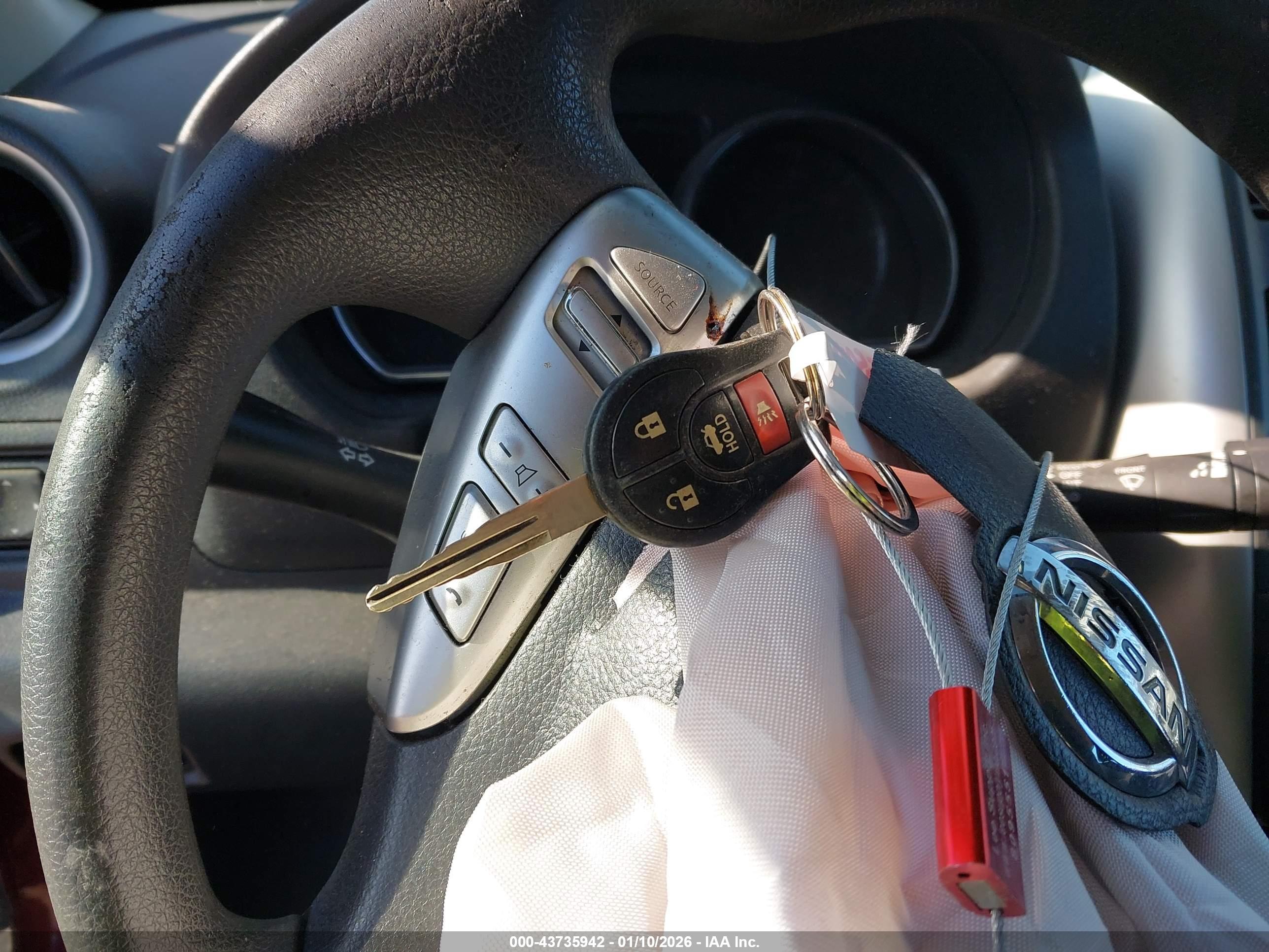 NISSAN VERSA image 11