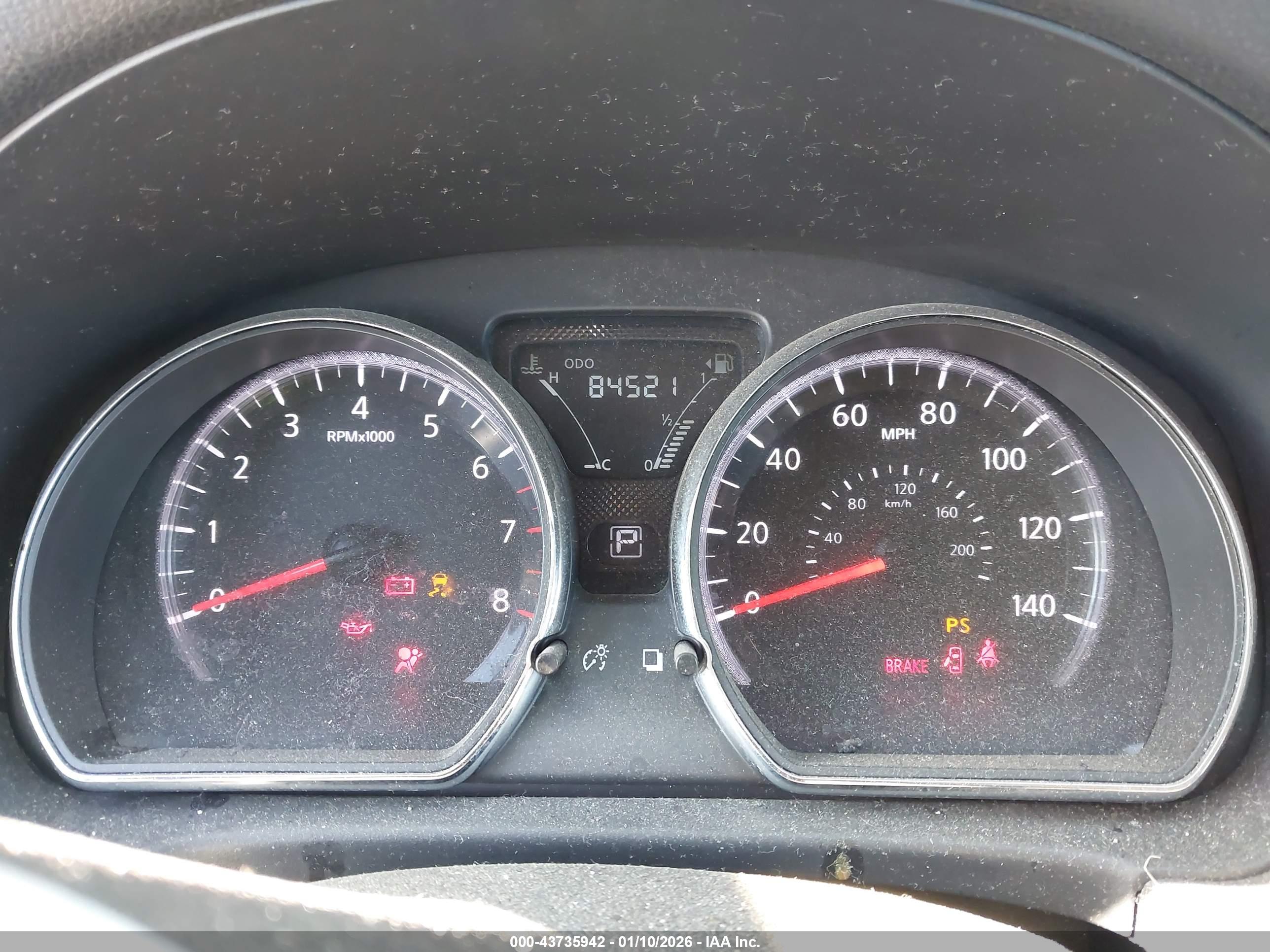 NISSAN VERSA image 7