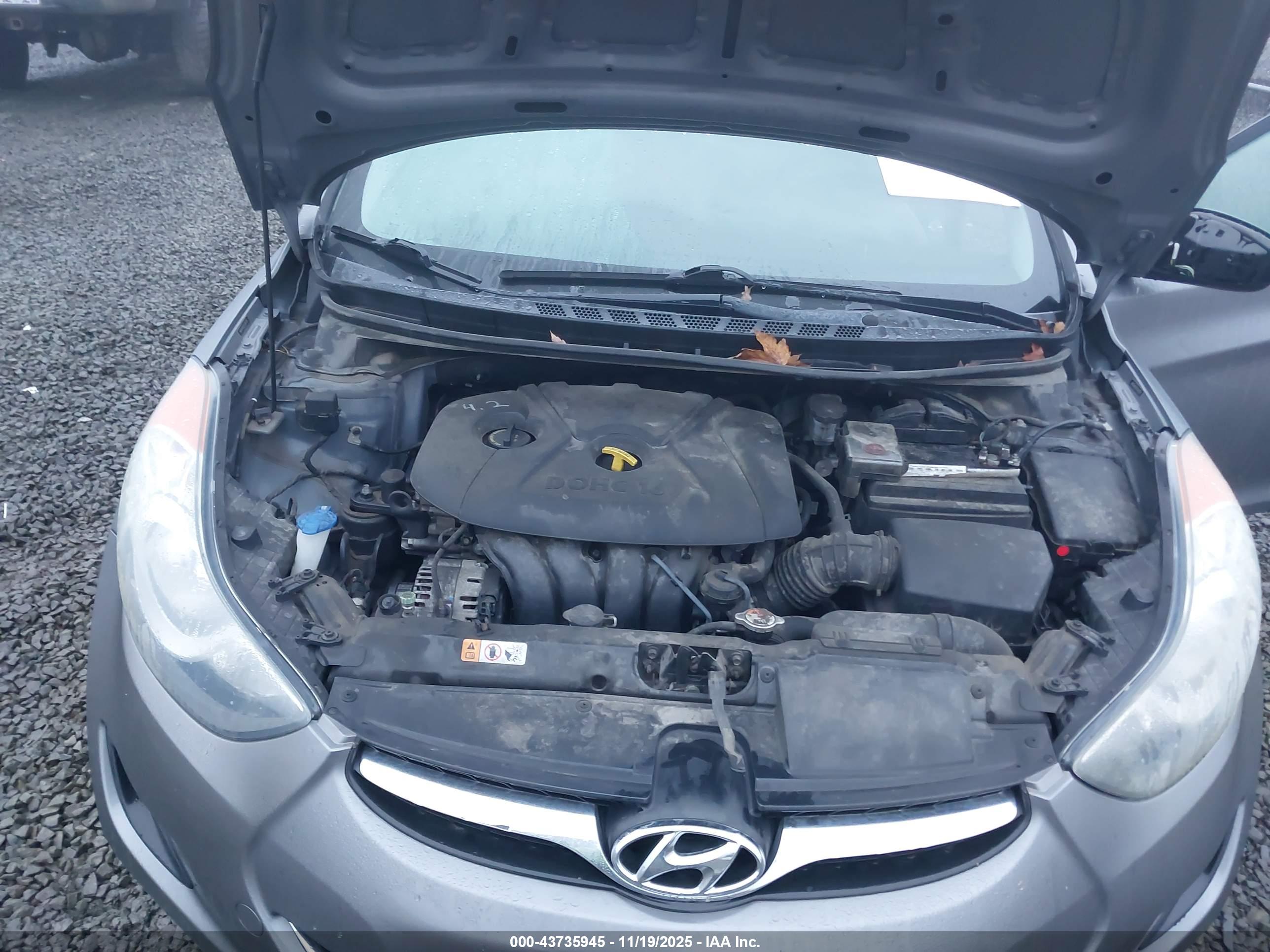 HYUNDAI ELANTRA image 10