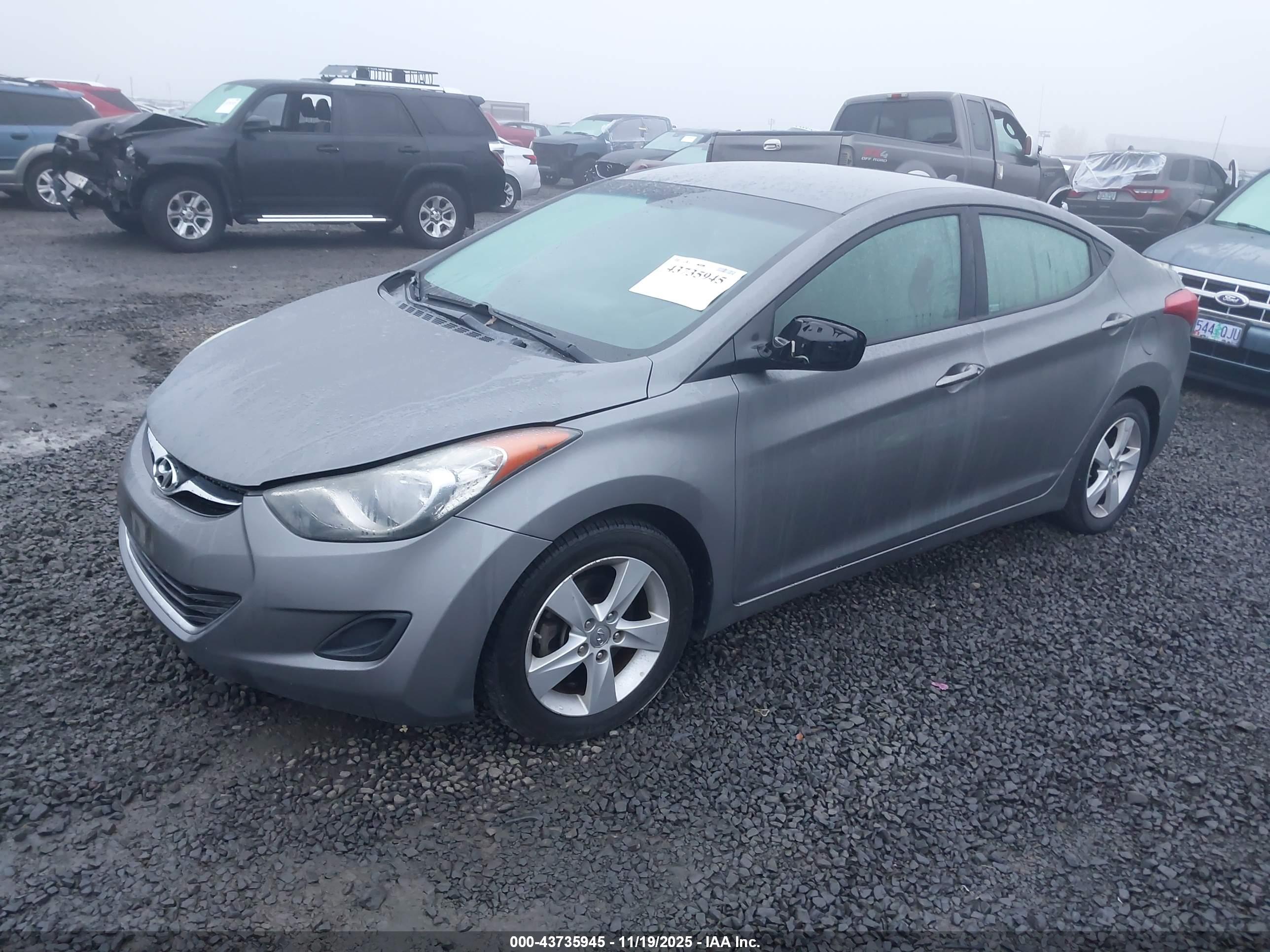 HYUNDAI ELANTRA image 2