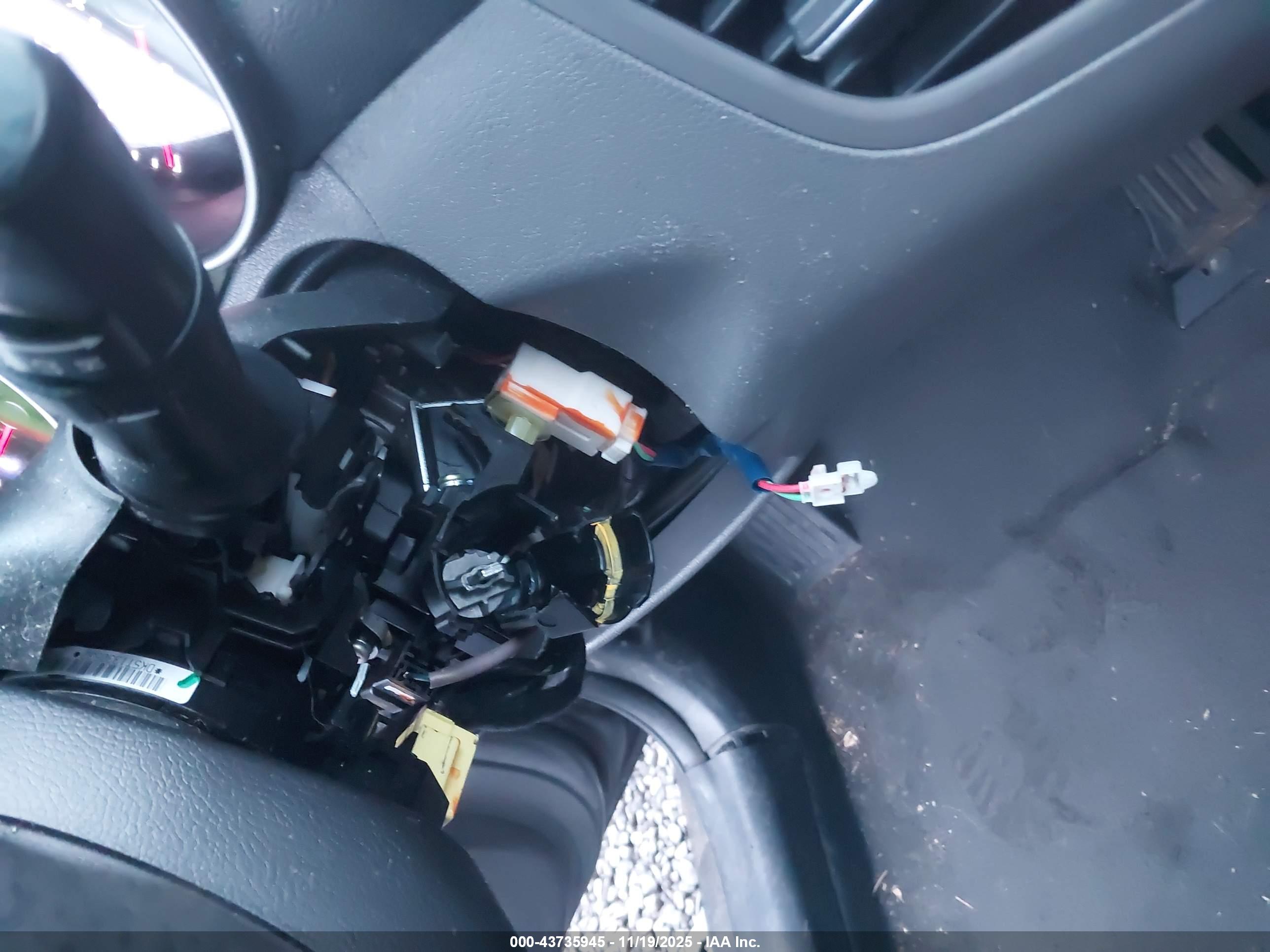 HYUNDAI ELANTRA image 6