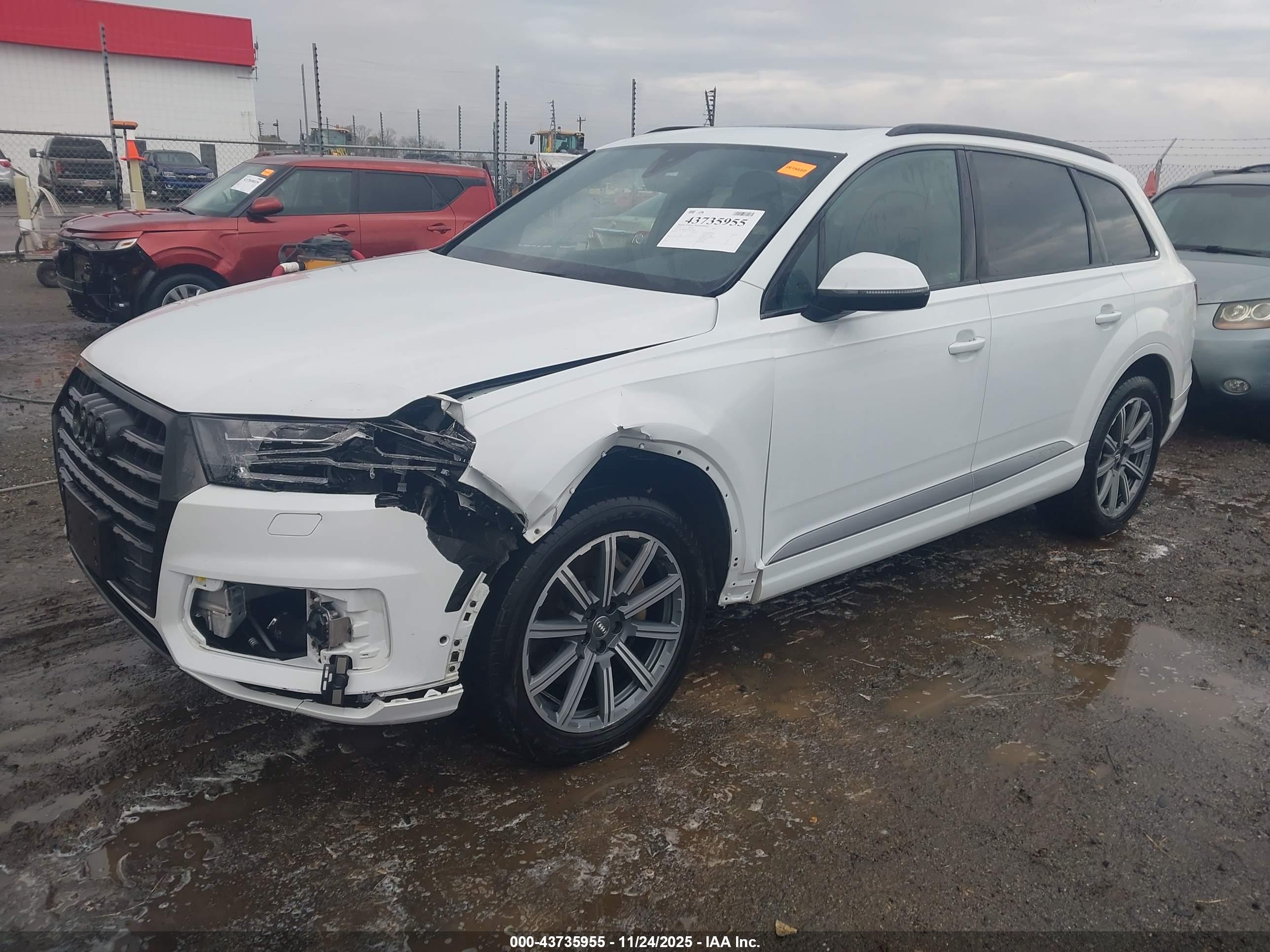 AUDI Q7 image 2