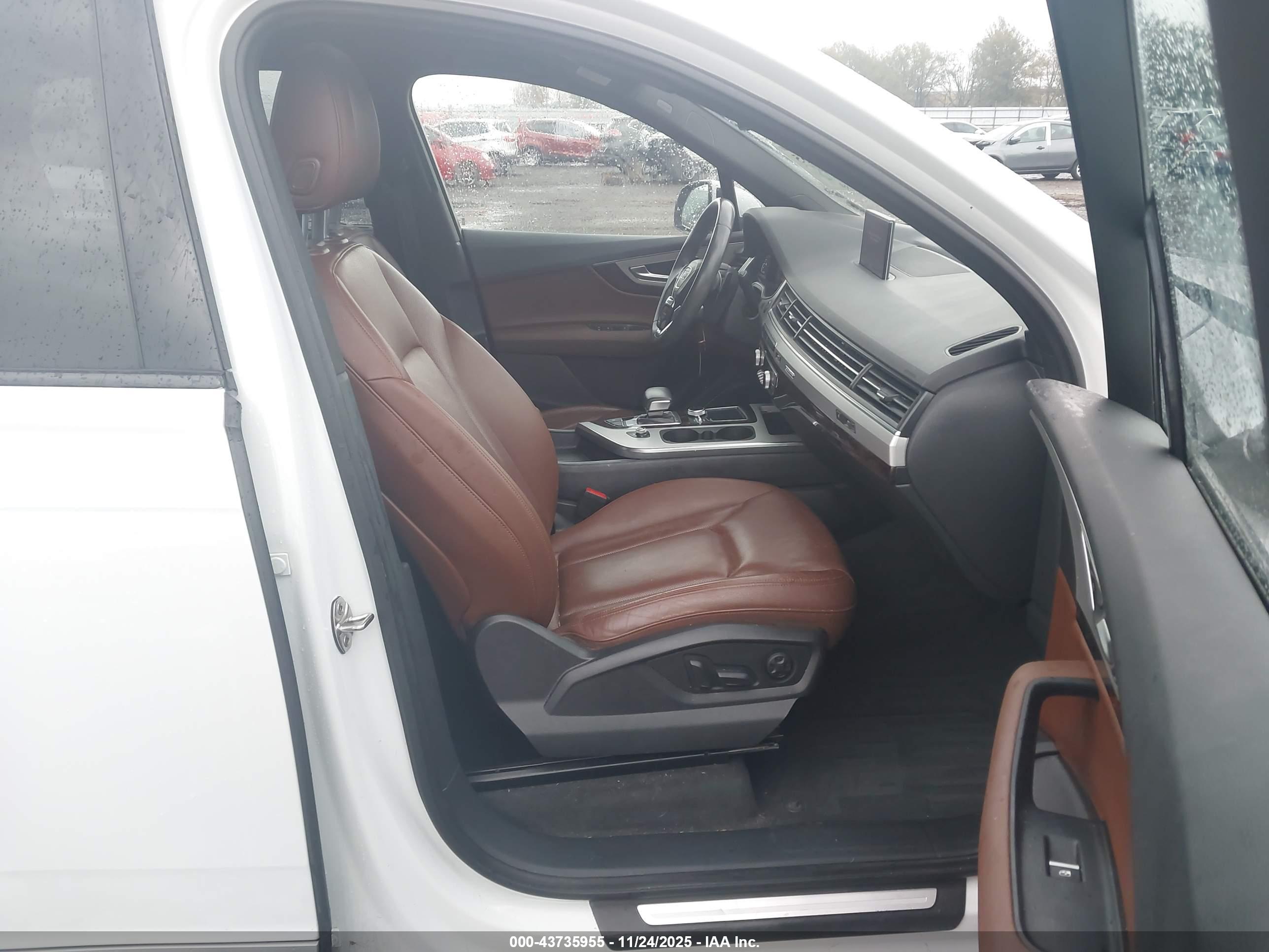 AUDI Q7 image 5