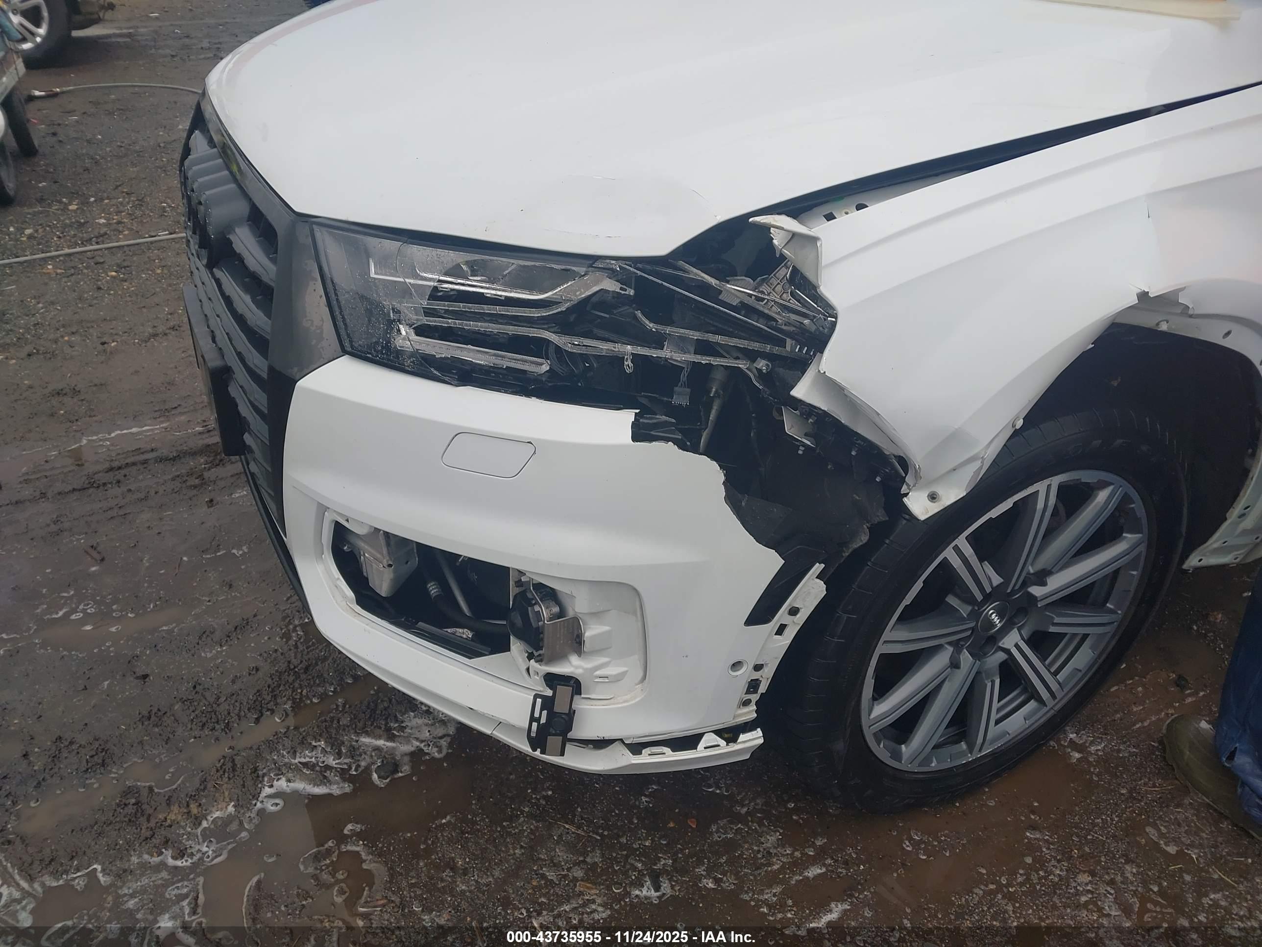 AUDI Q7 image 6