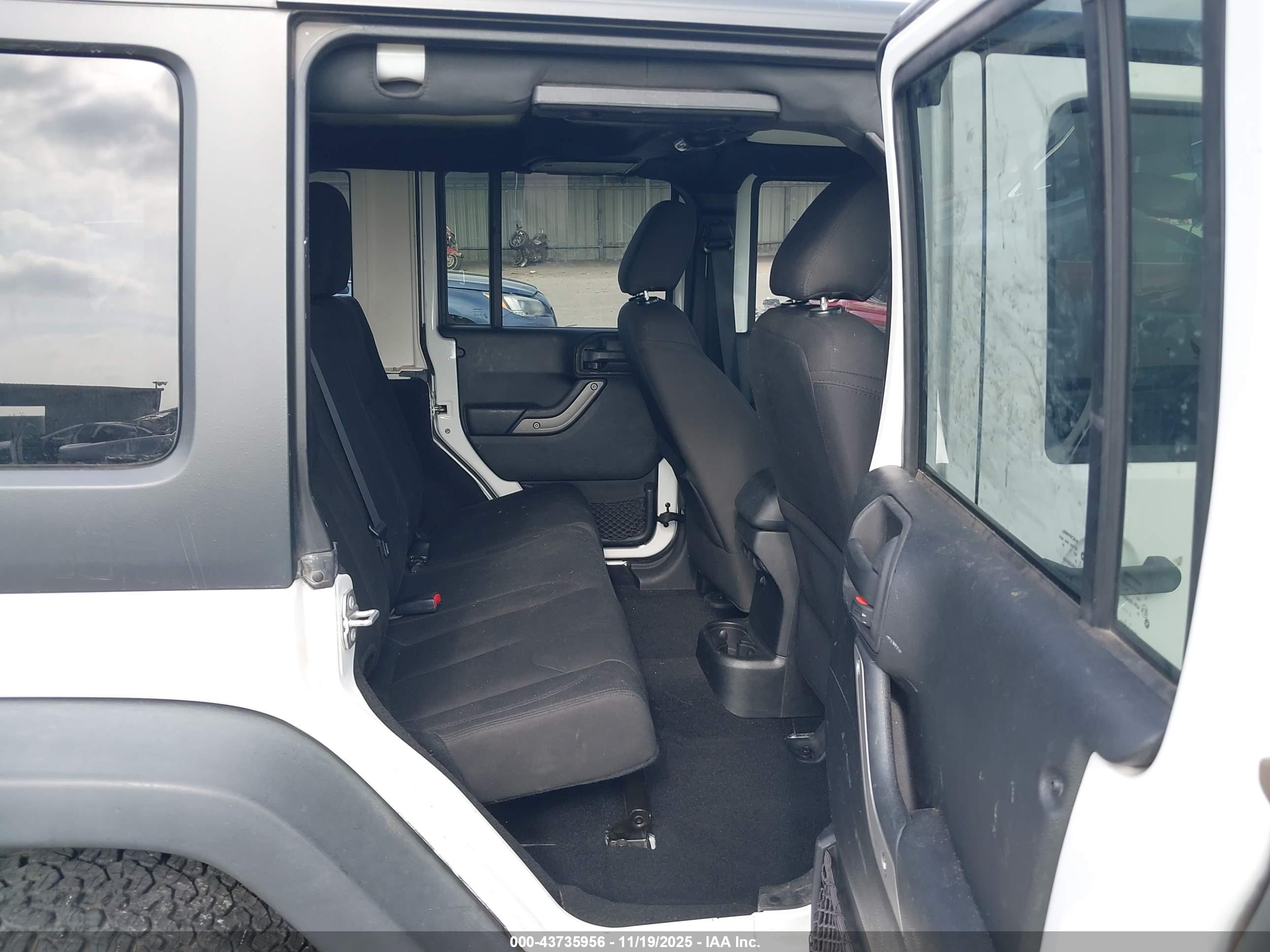 JEEP WRANGLER image 8