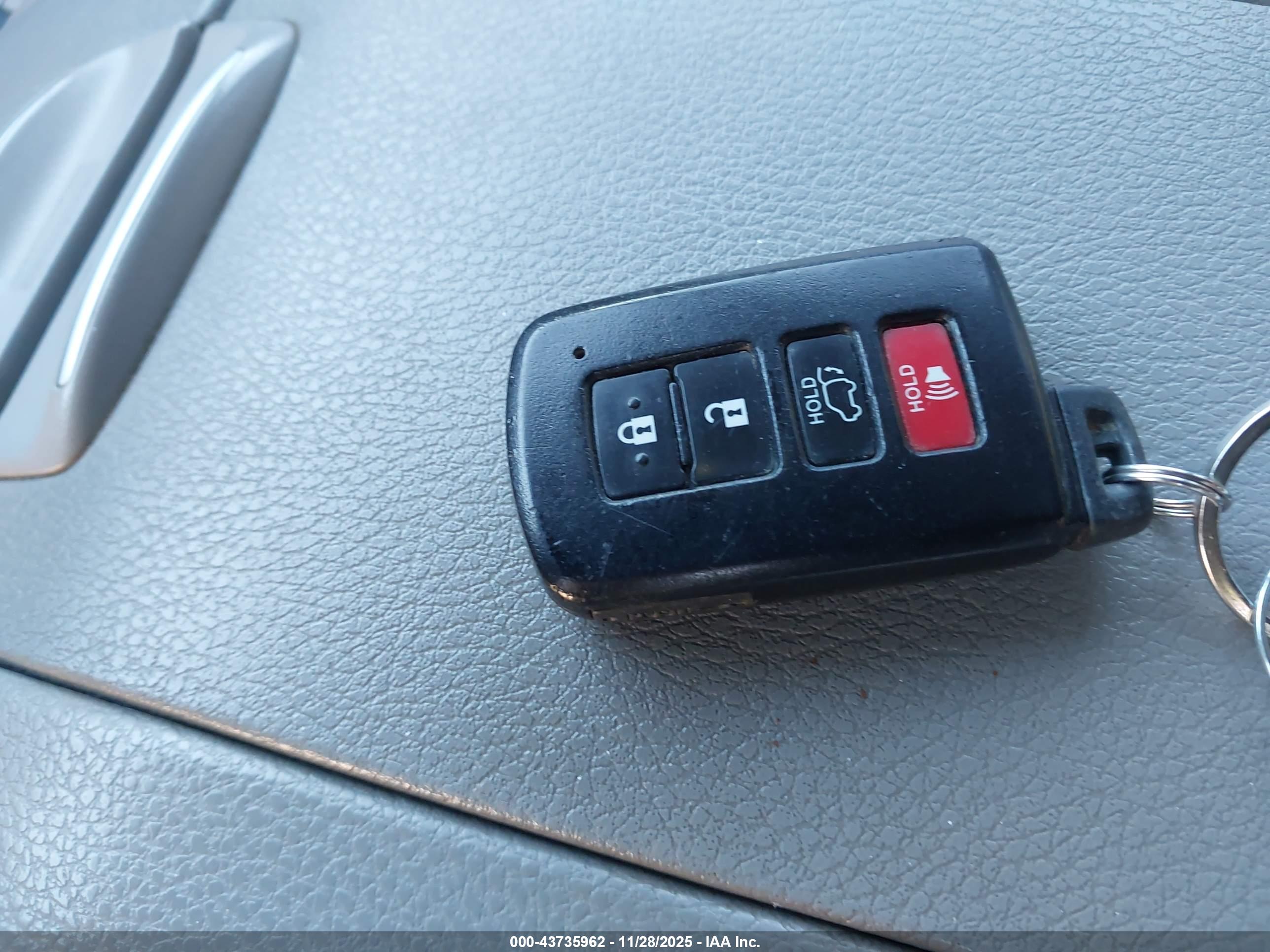 TOYOTA HIGHLANDER image 11