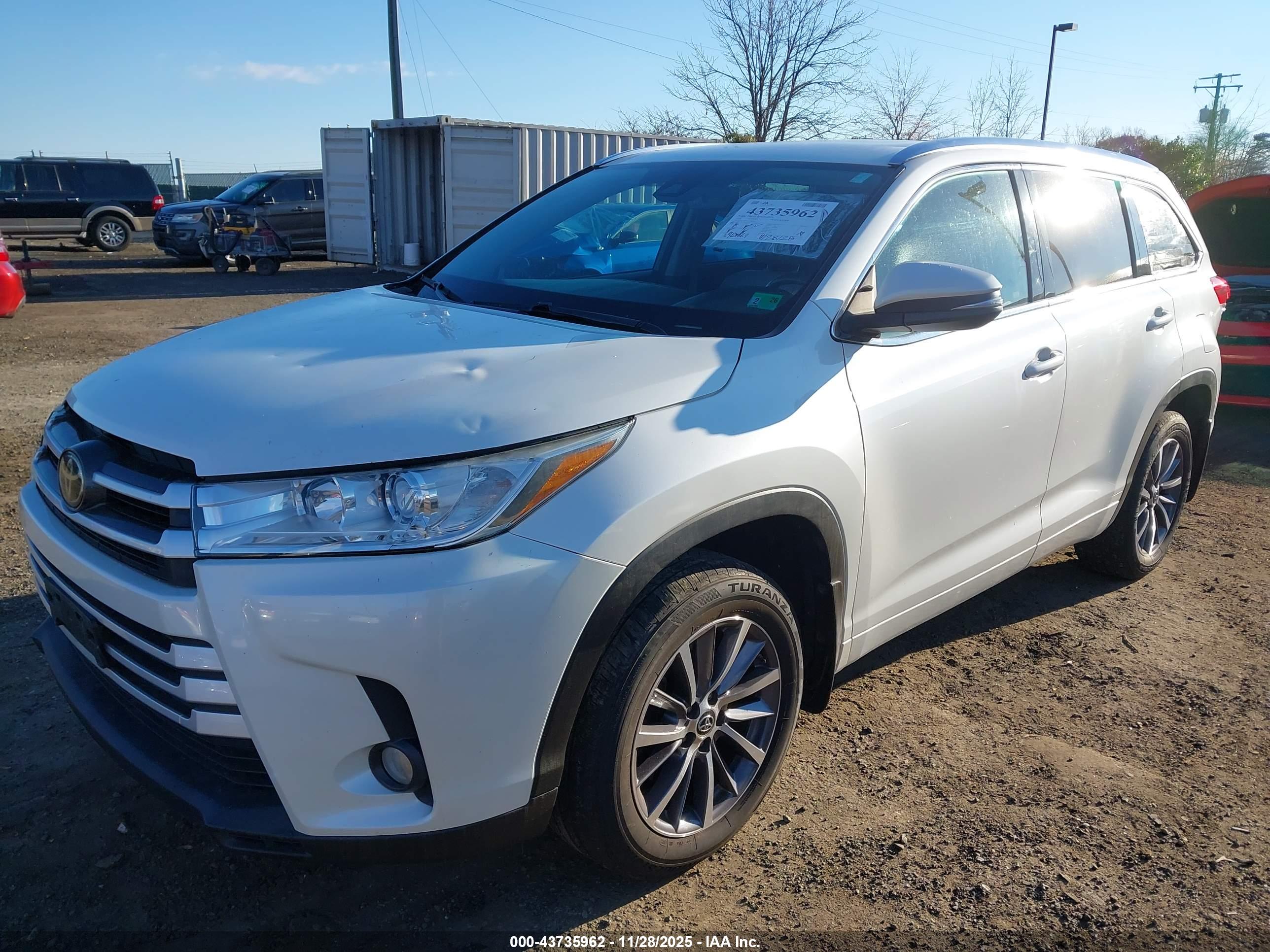 TOYOTA HIGHLANDER image 2