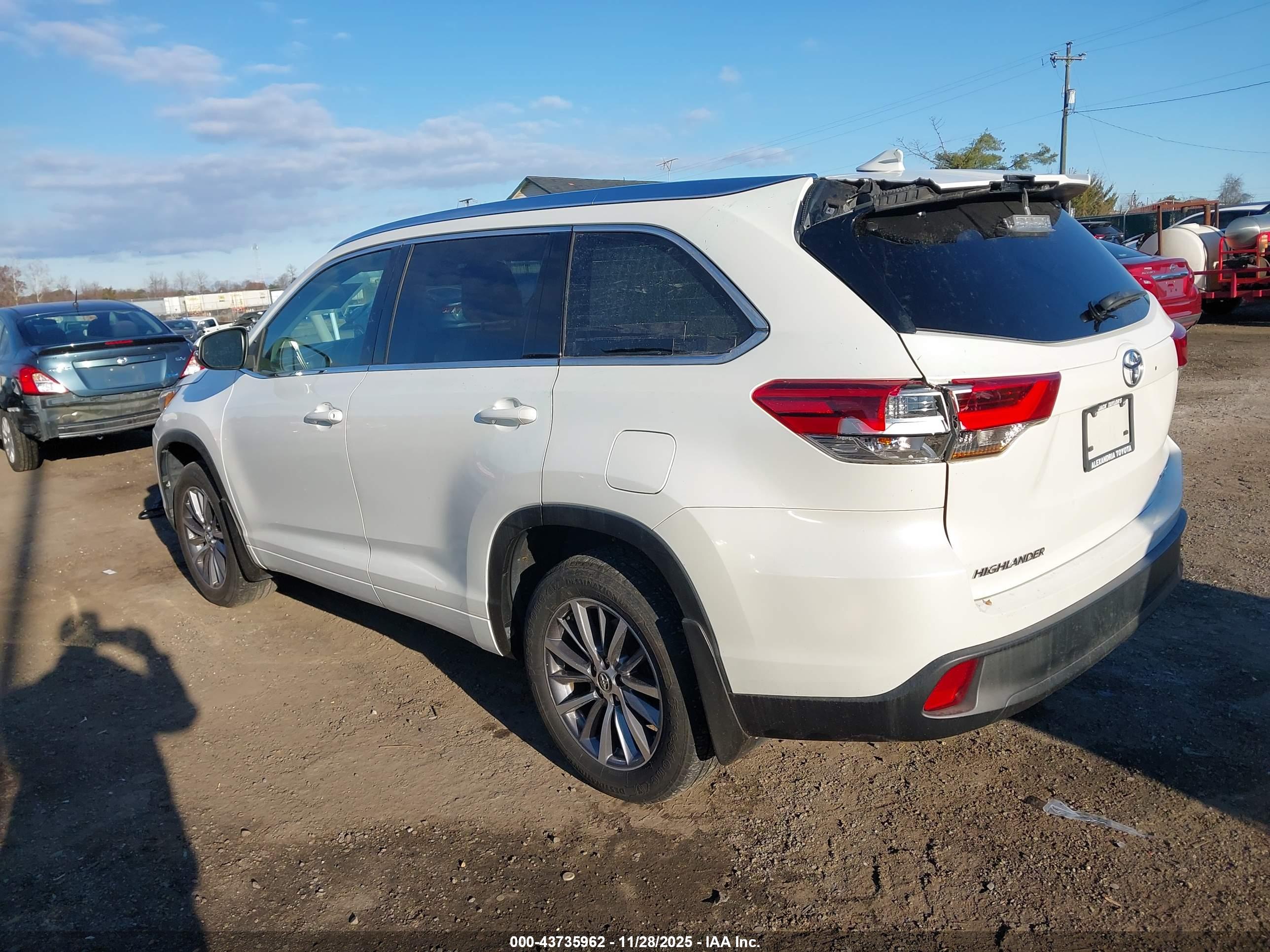TOYOTA HIGHLANDER image 3