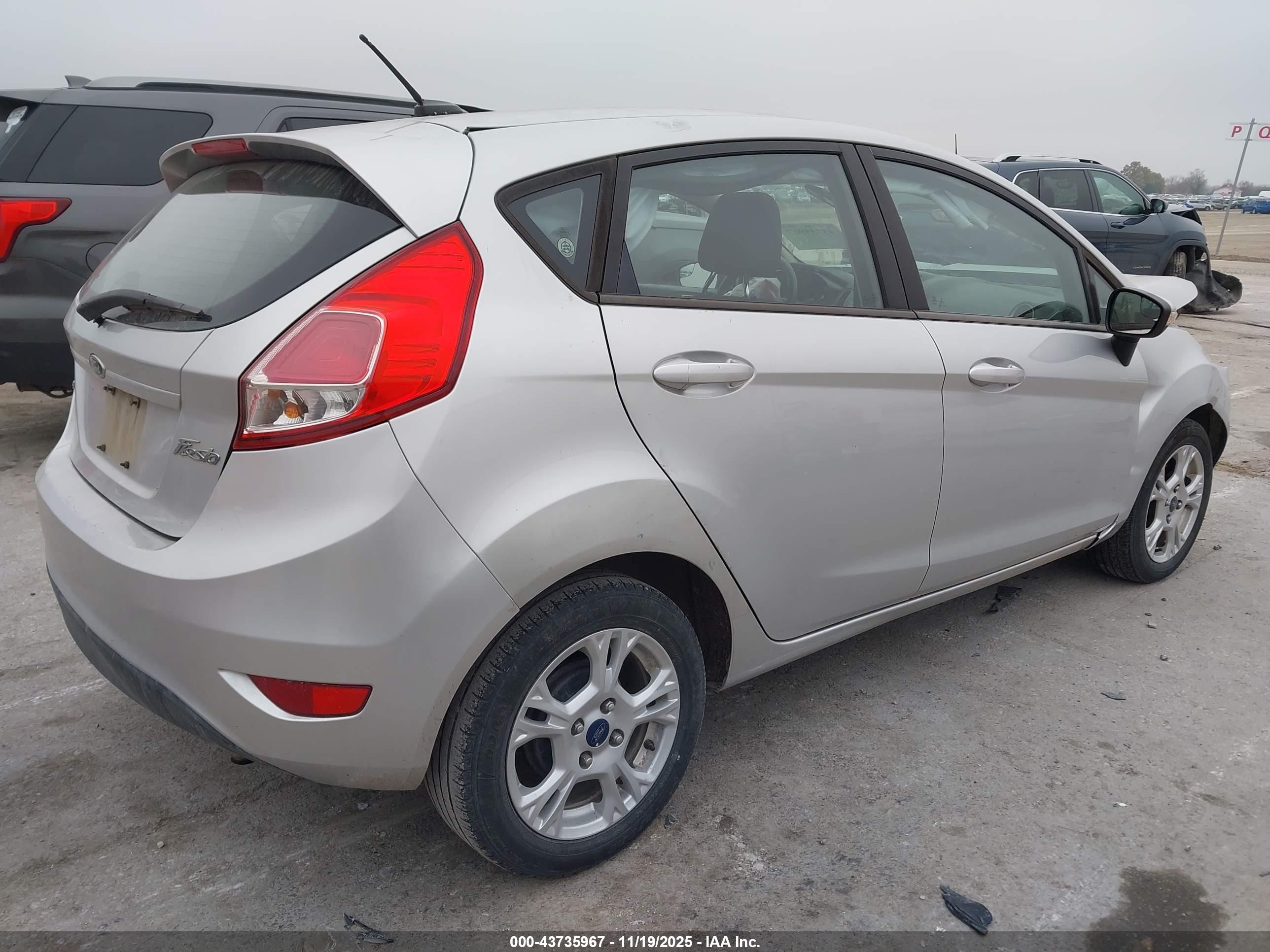 FORD FIESTA image 4