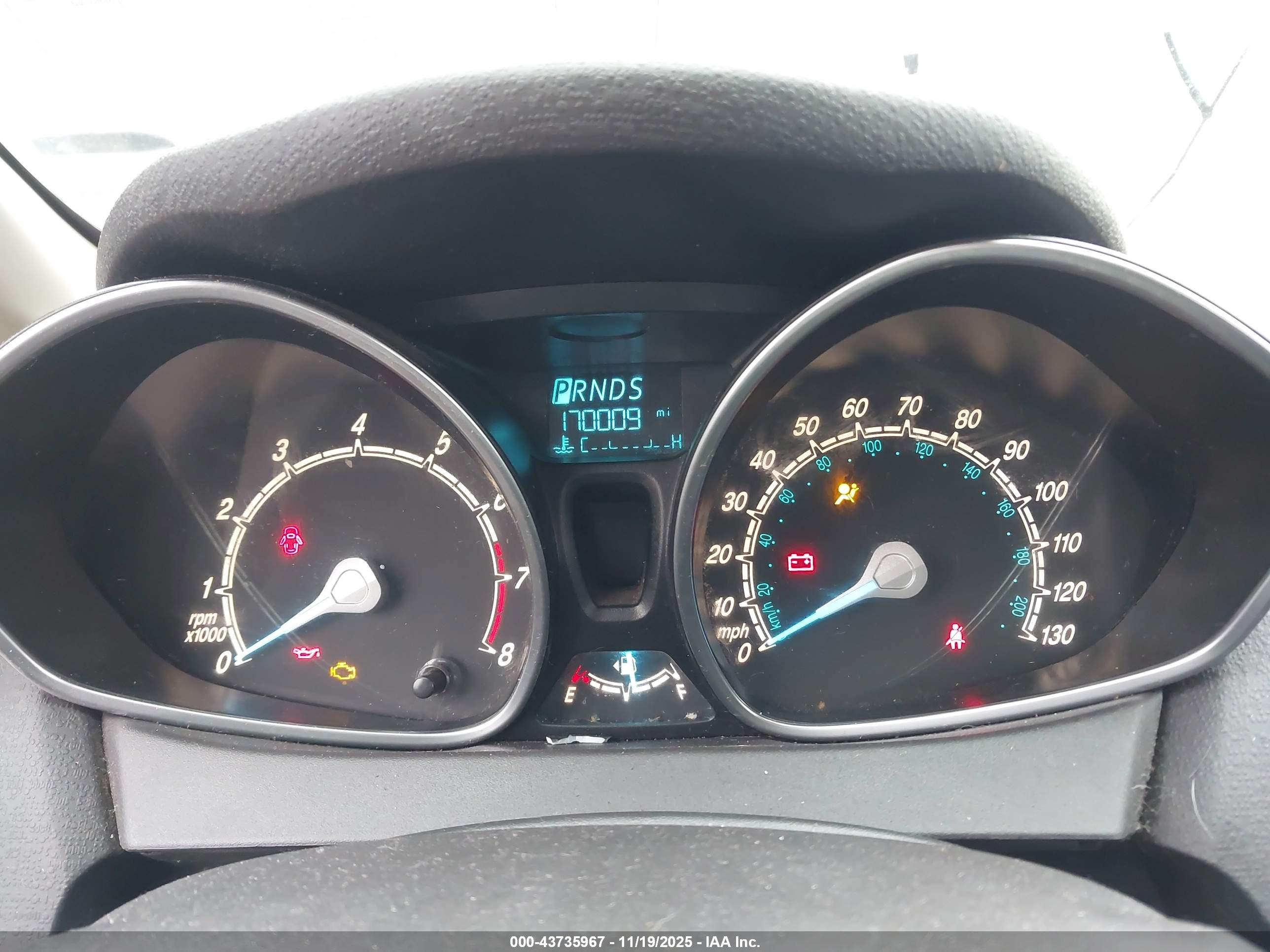 FORD FIESTA image 7