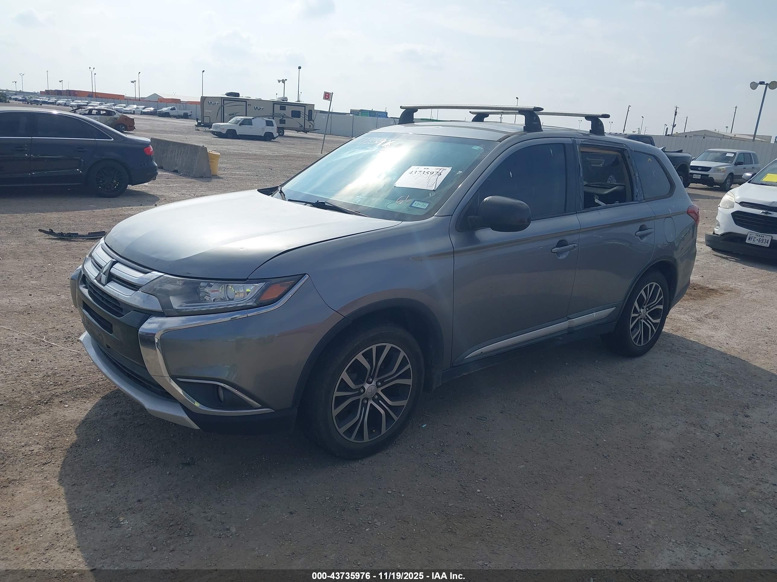 MITSUBISHI OUTLANDER image 6