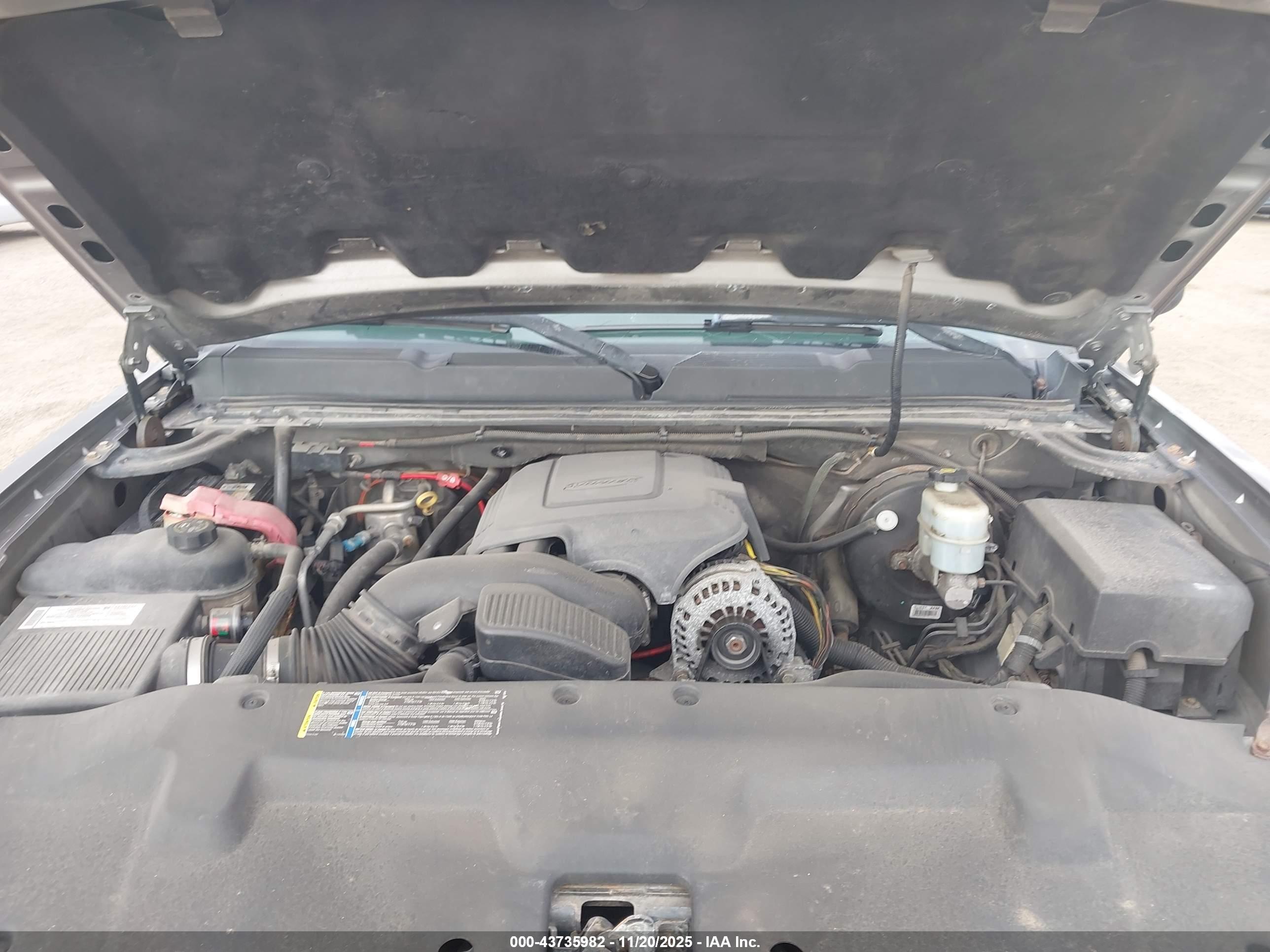 CHEVROLET SILVERADO image 10