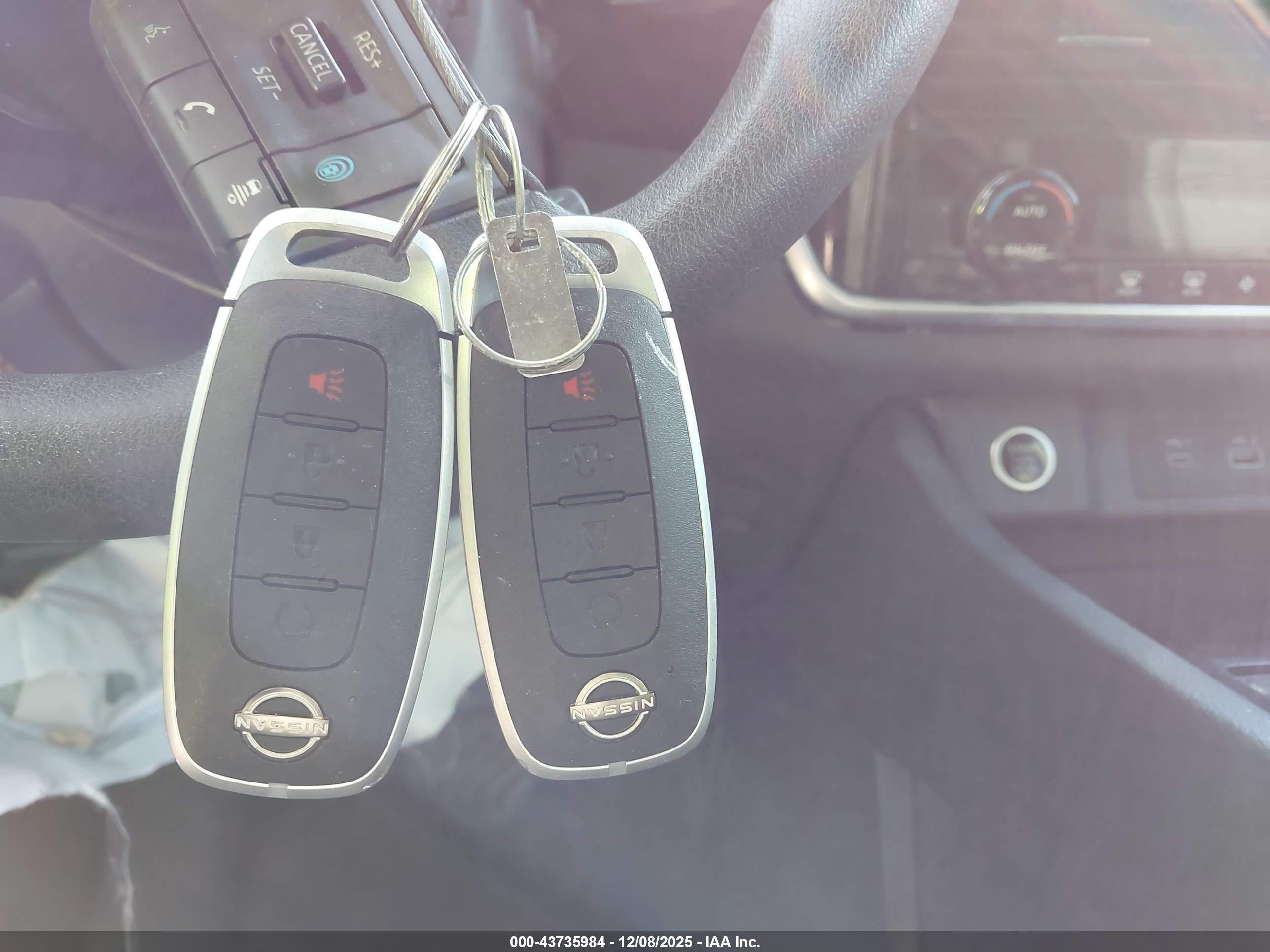NISSAN ROGUE image 11