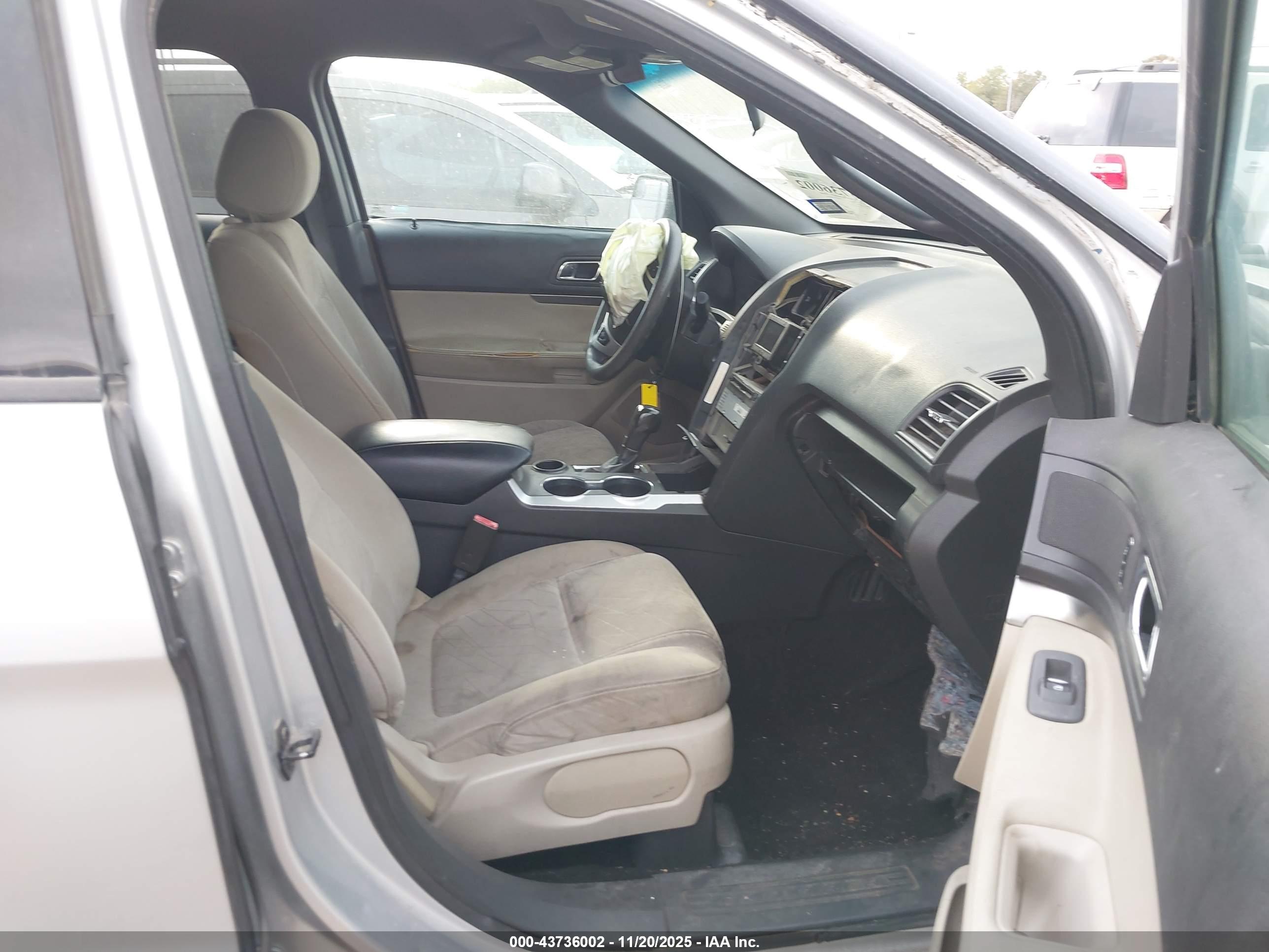 FORD EXPLORER image 5