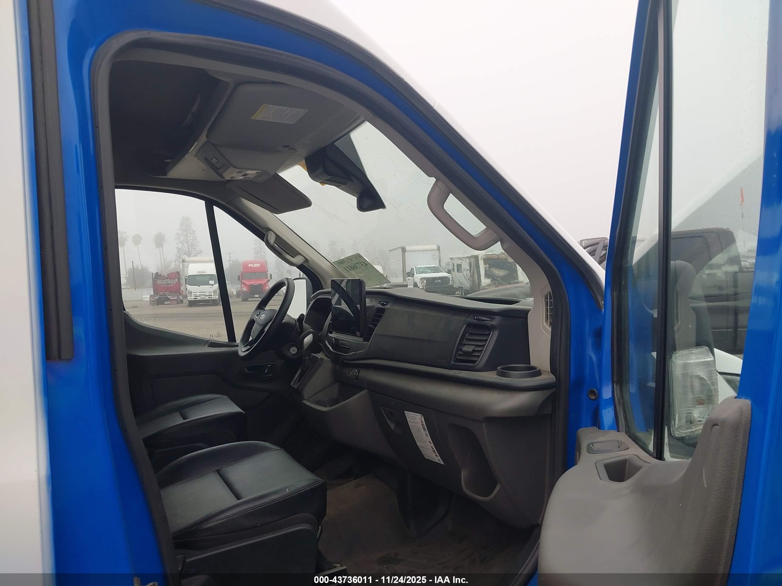 FORD TRANSIT-250 image 5