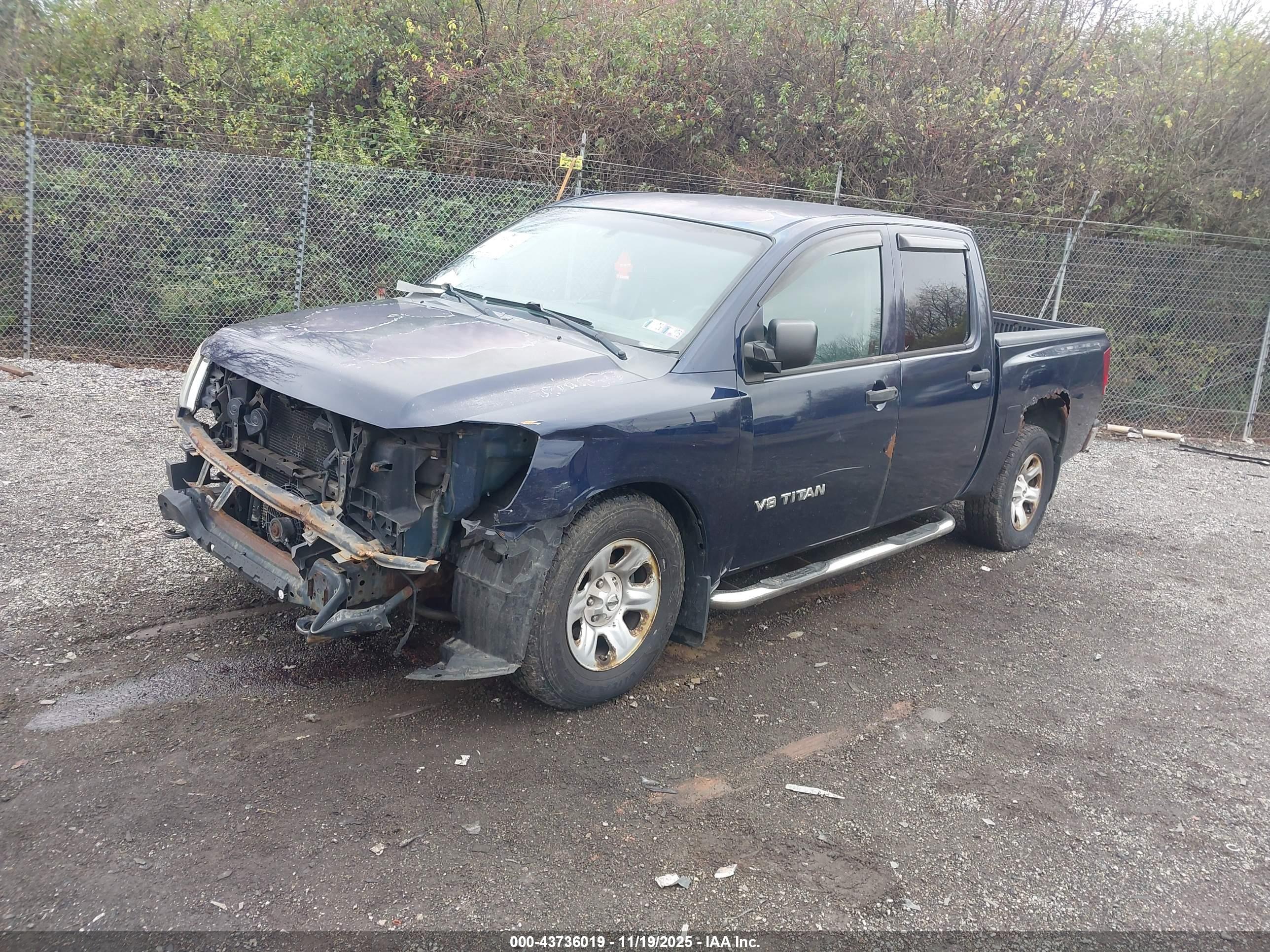 NISSAN TITAN image 2