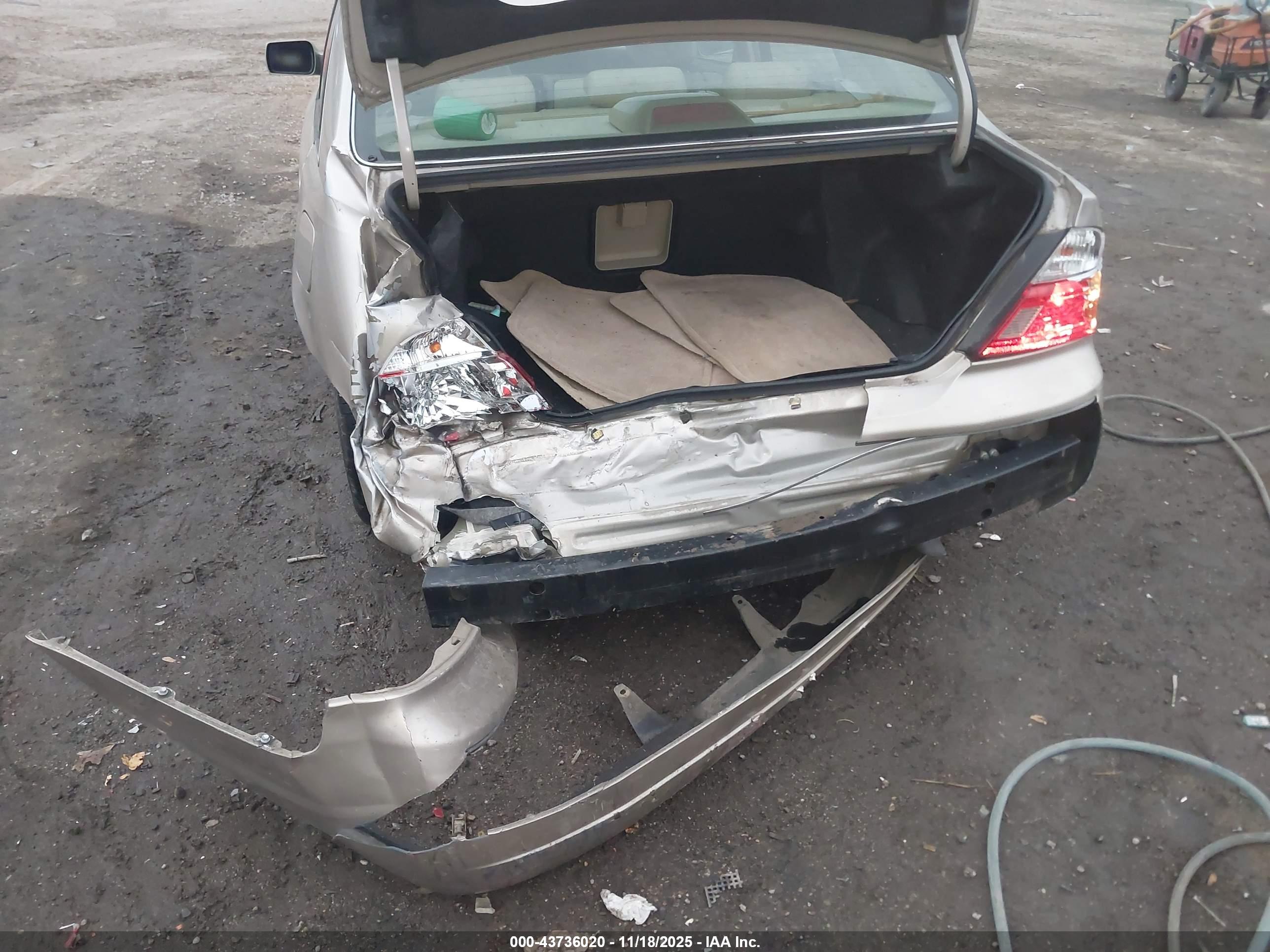 TOYOTA AVALON image 6