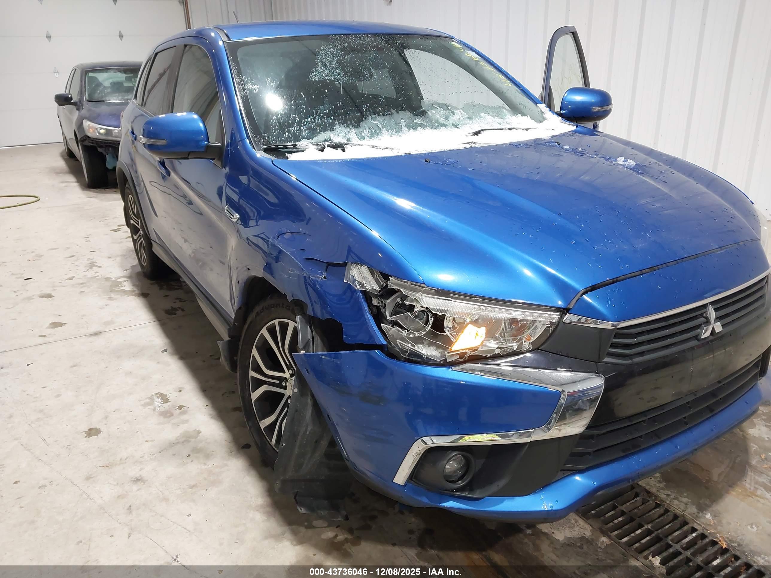 MITSUBISHI OUTLANDER image 6