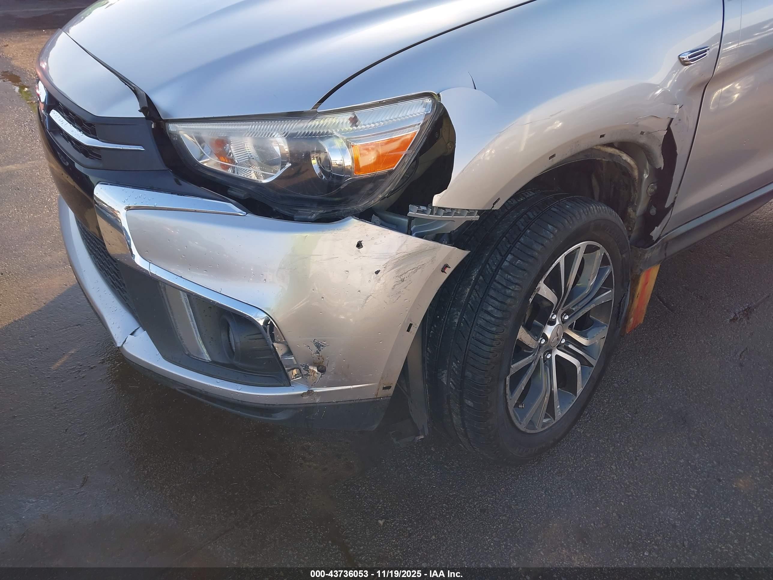 MITSUBISHI OUTLANDER image 6