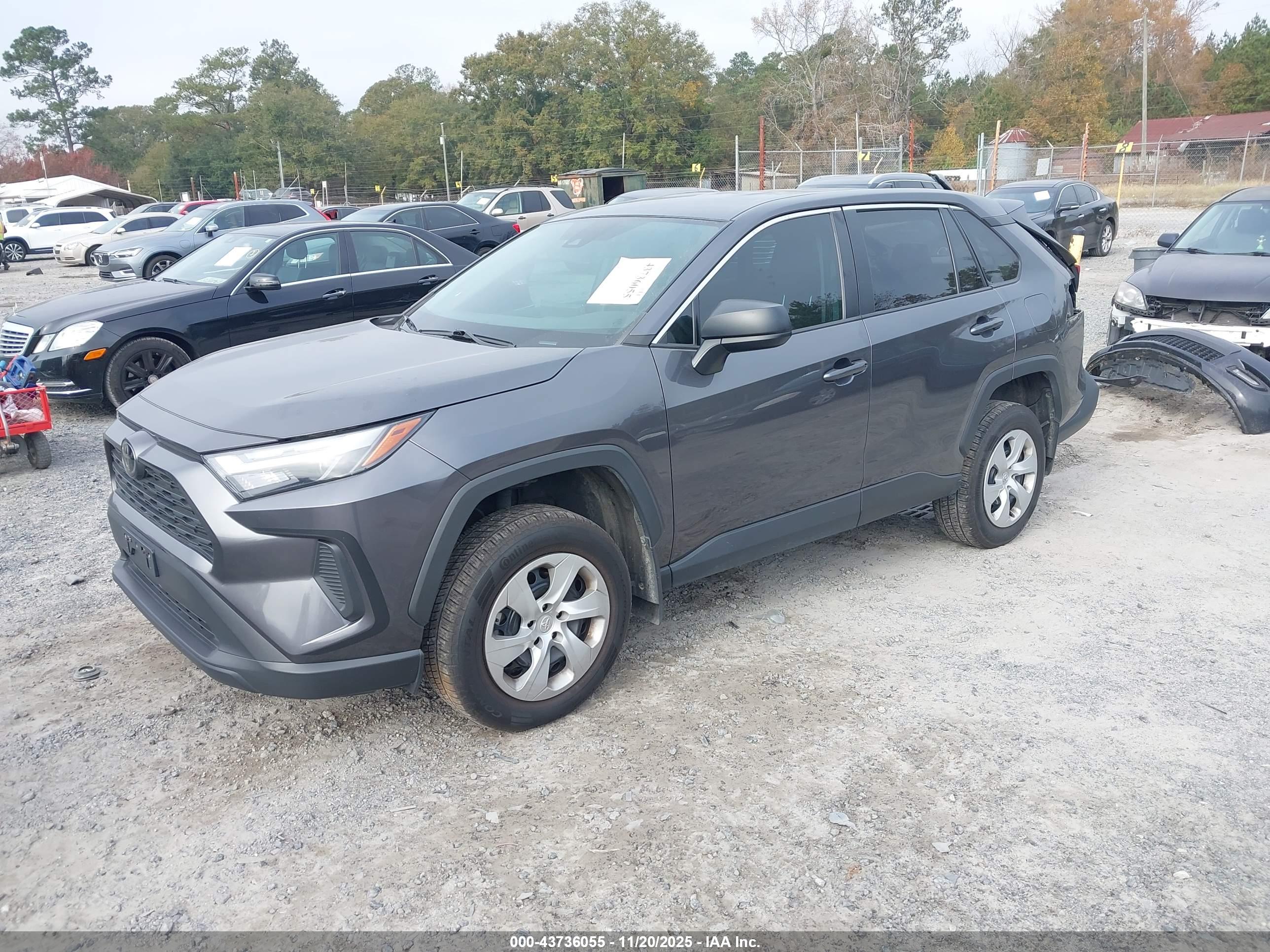 TOYOTA RAV4 image 2