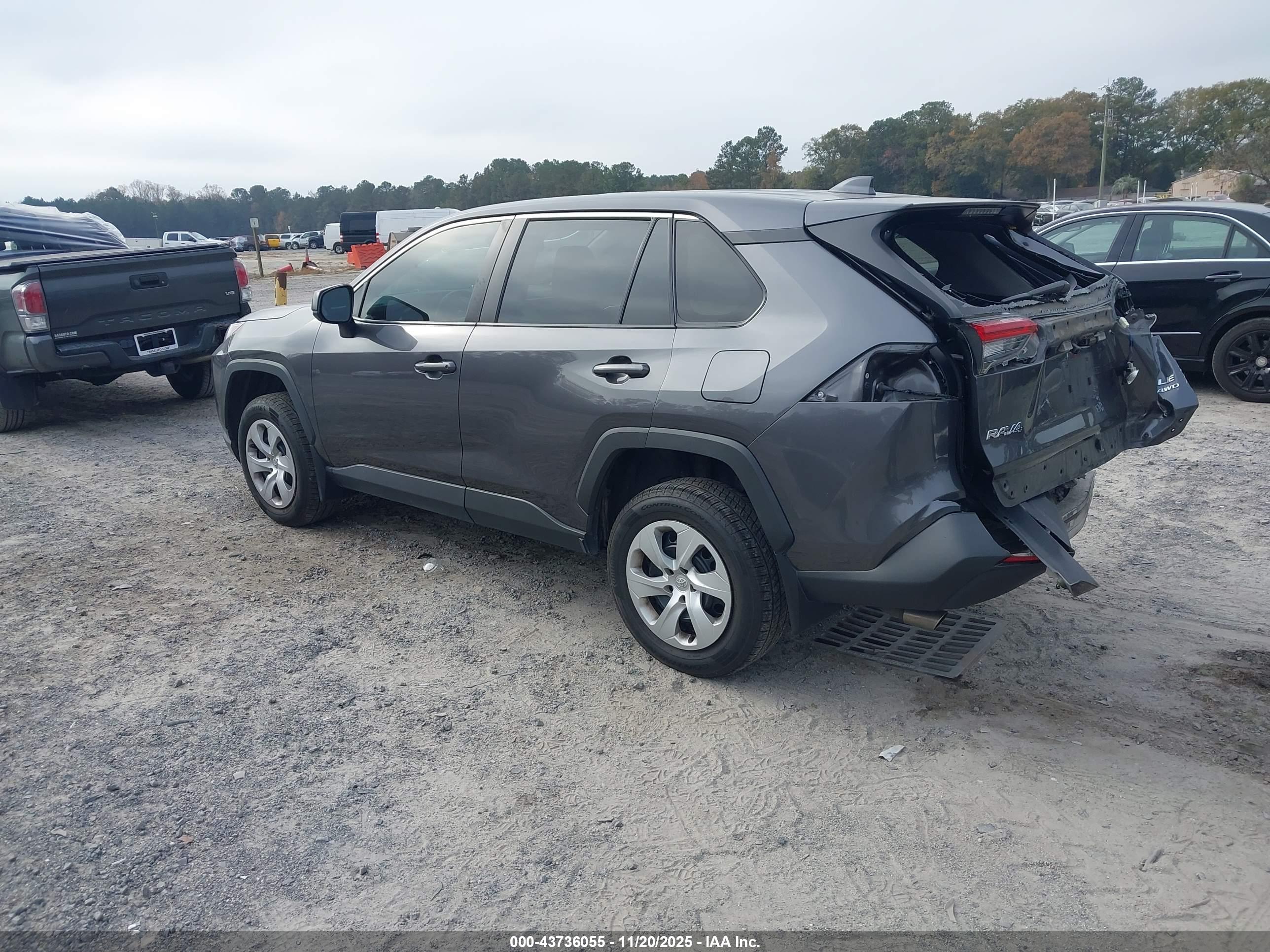 TOYOTA RAV4 image 3