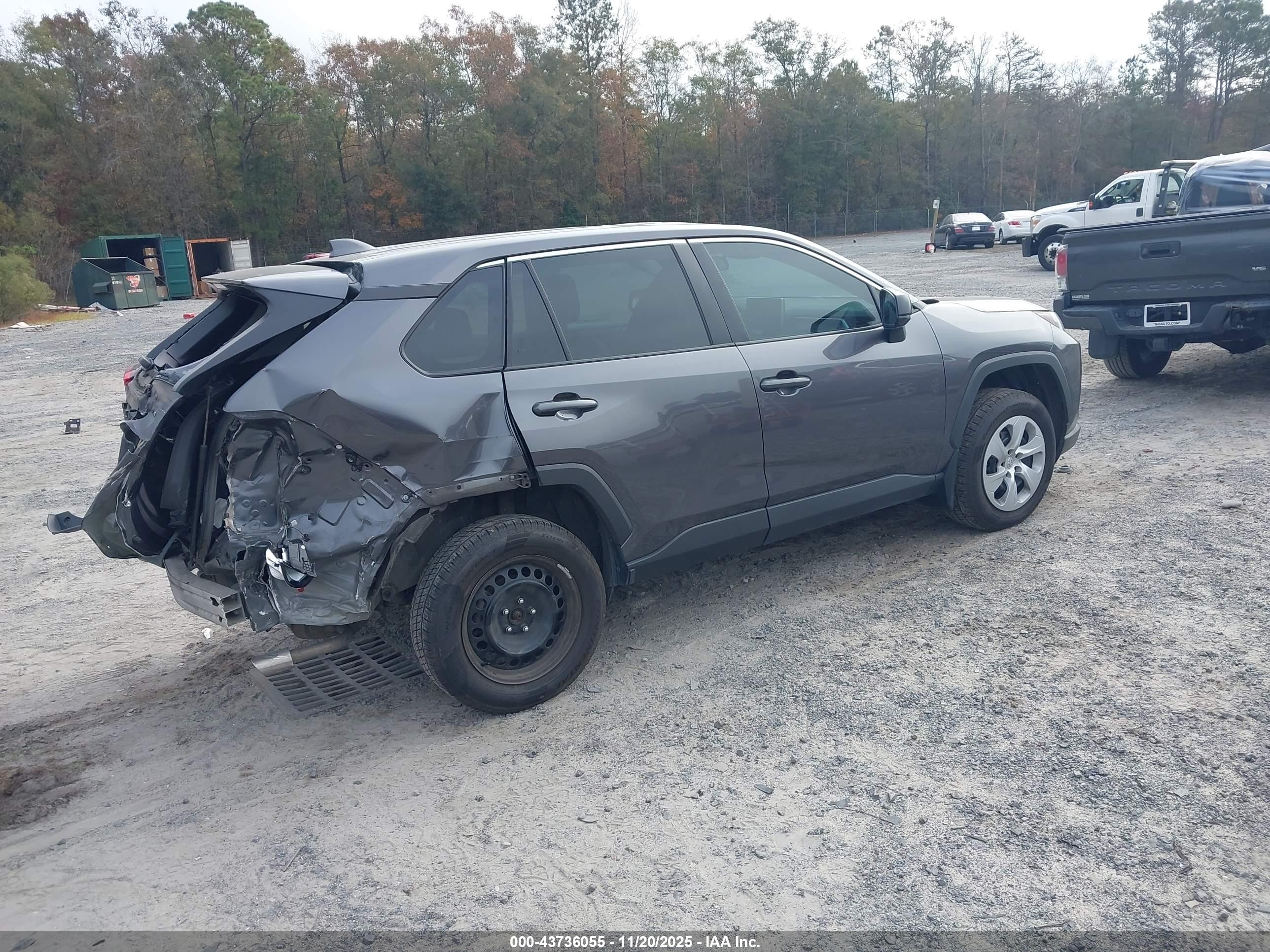 TOYOTA RAV4 image 4