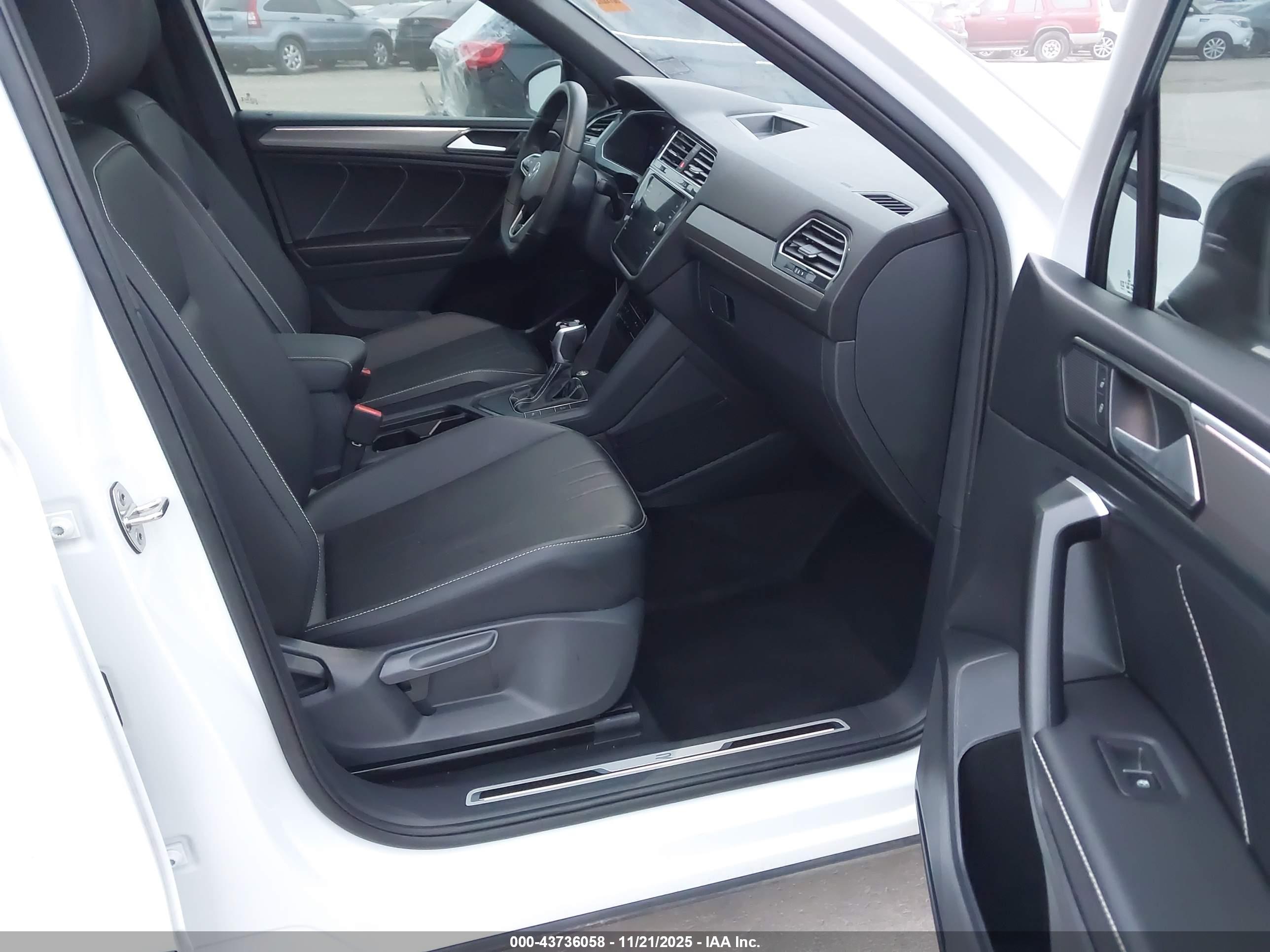 VOLKSWAGEN TIGUAN image 5