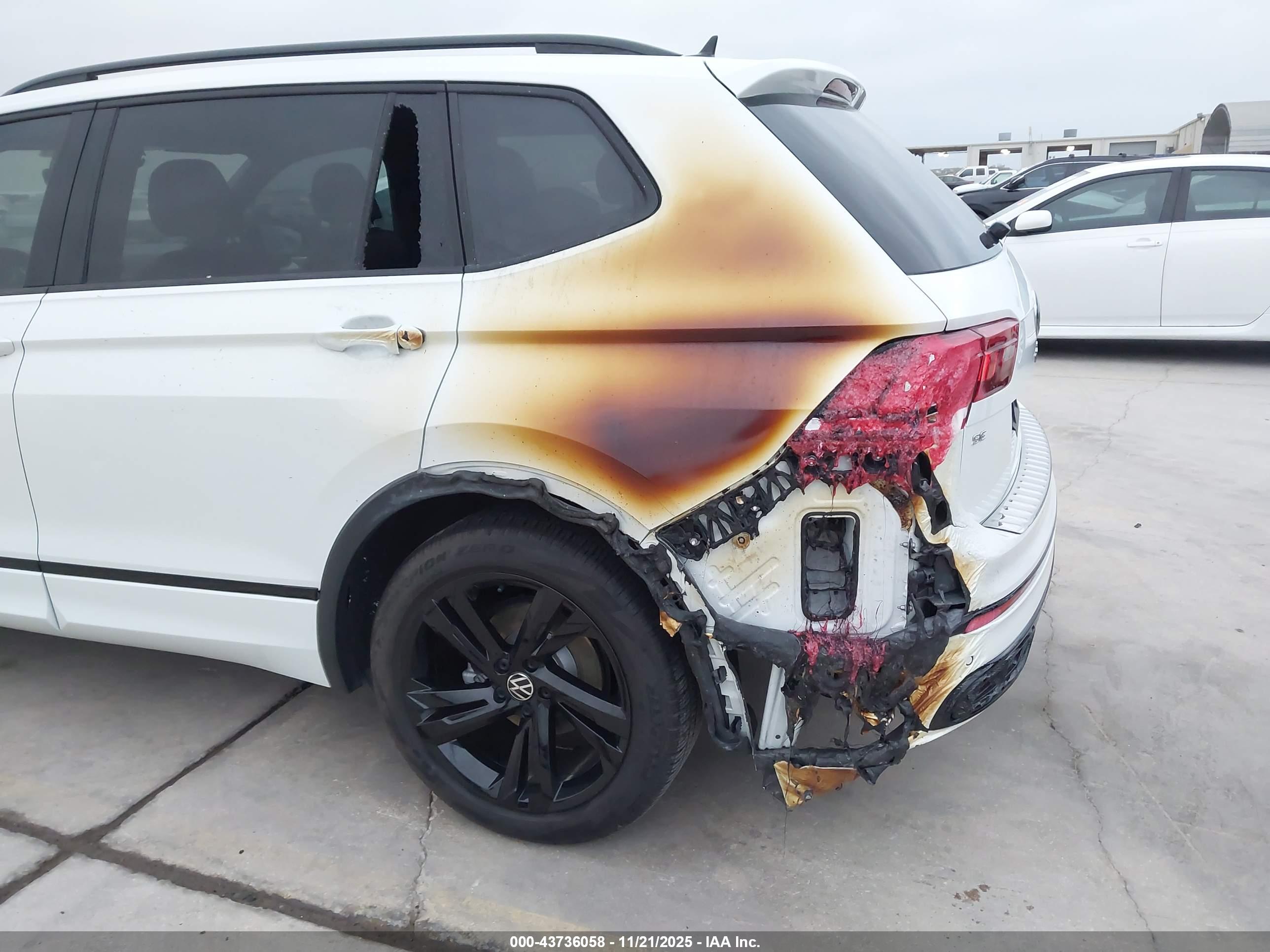 VOLKSWAGEN TIGUAN image 6