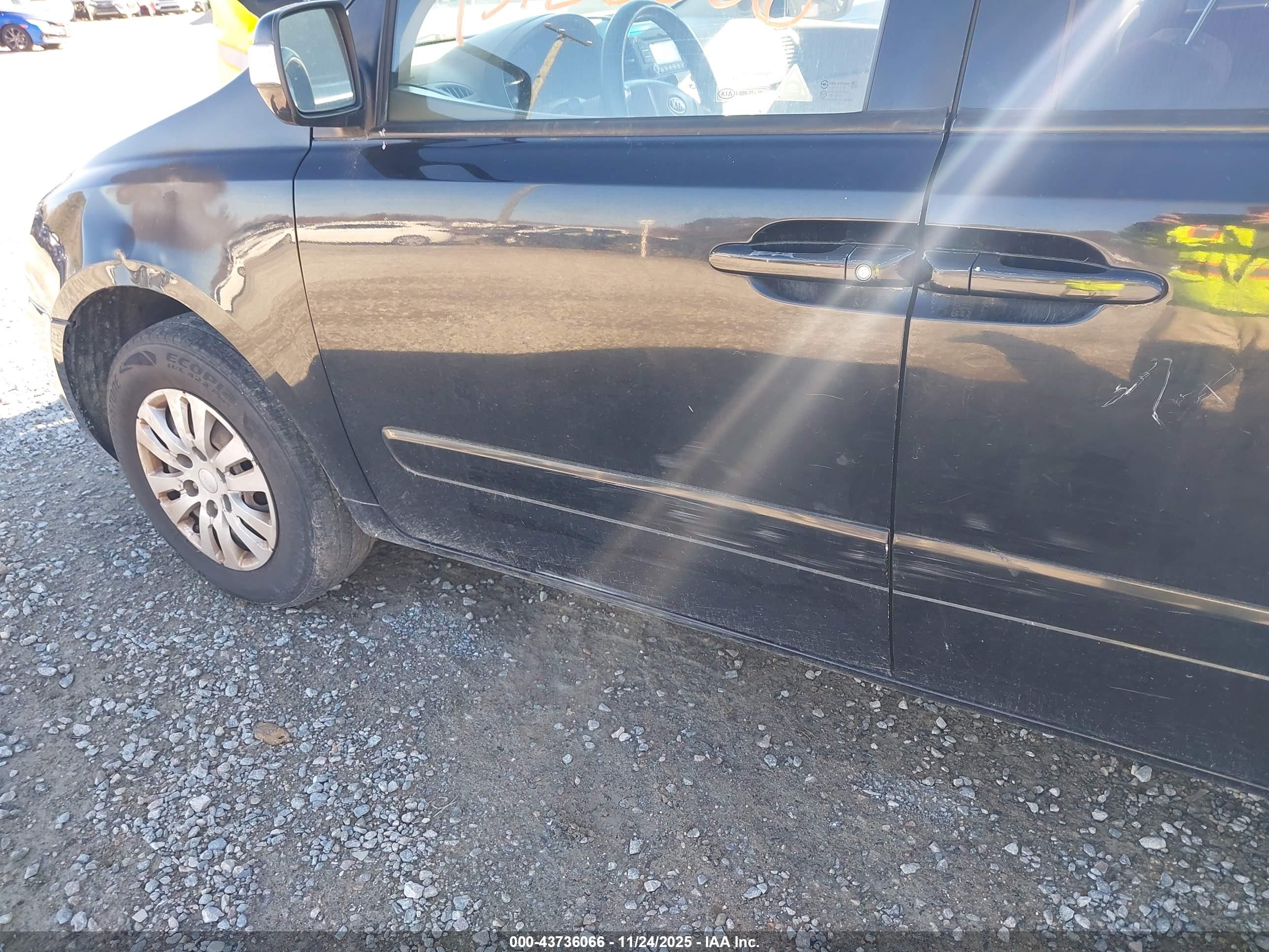 KIA SEDONA image 6