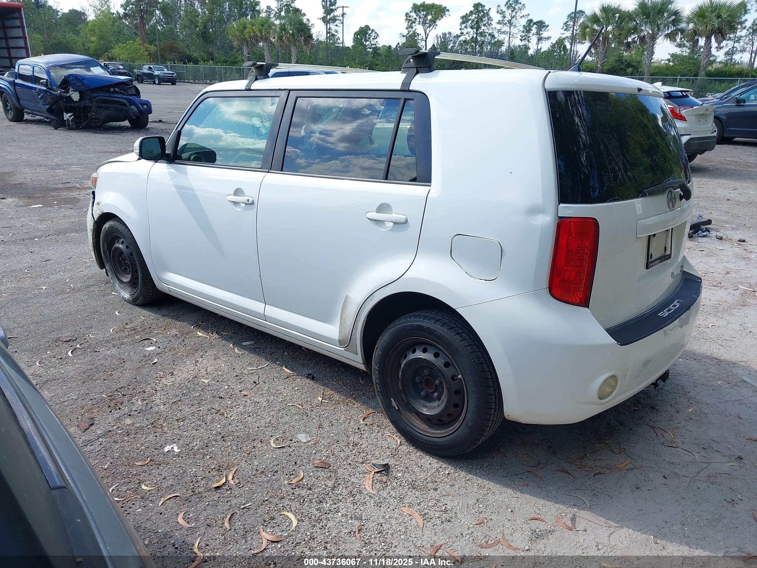 SCION XB image 3