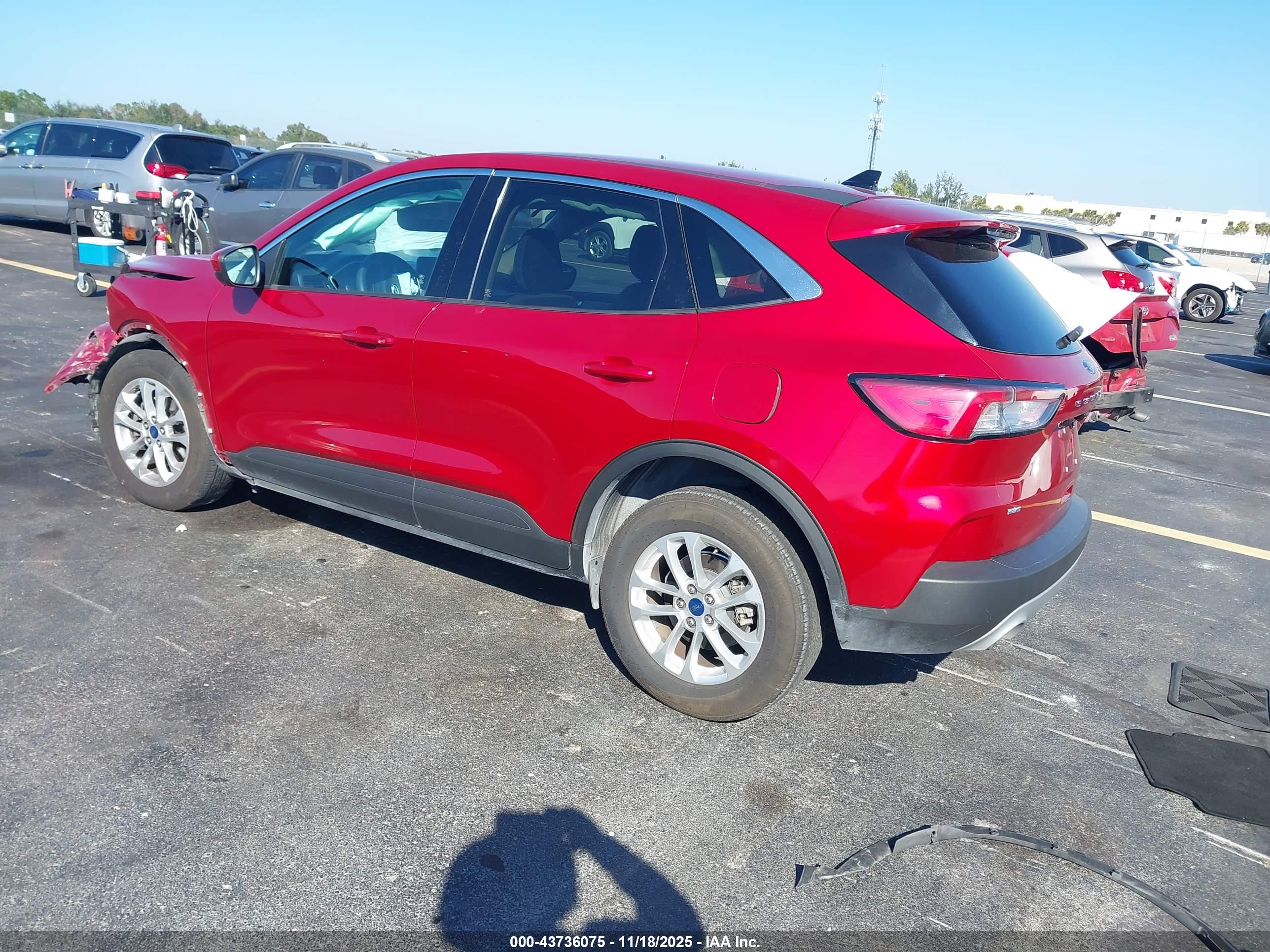 FORD ESCAPE image 3