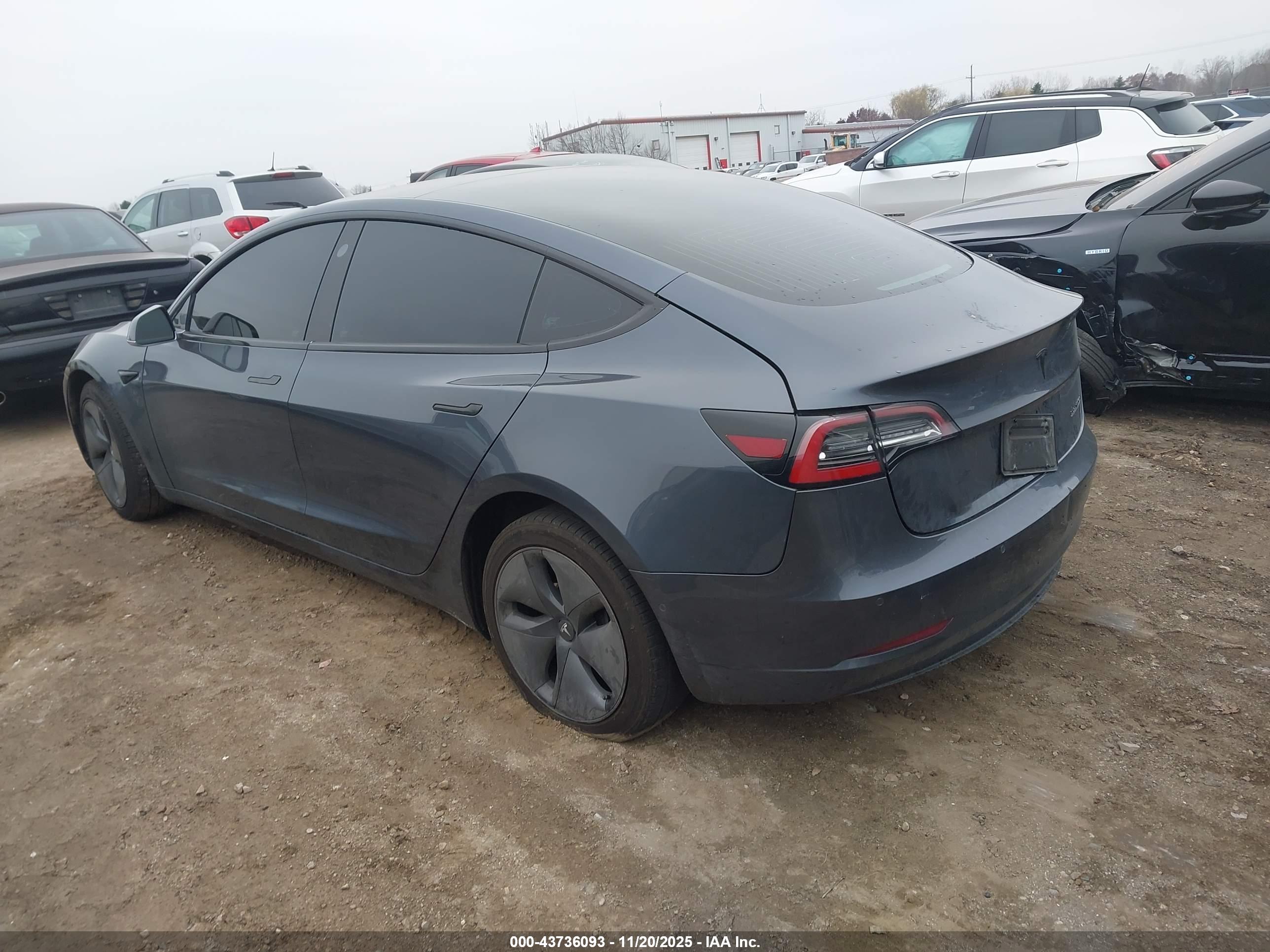 TESLA MODEL image 3