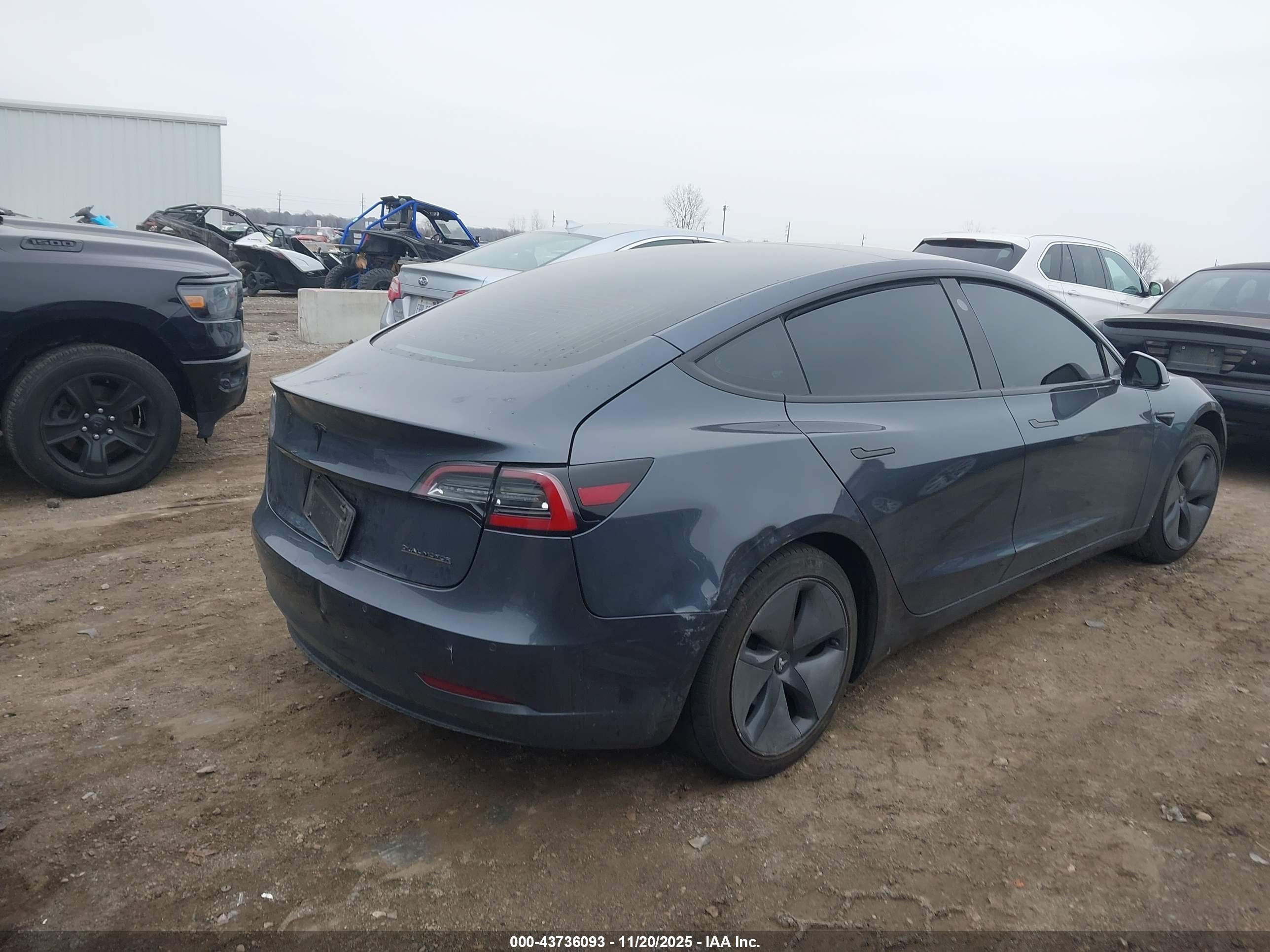 TESLA MODEL image 4