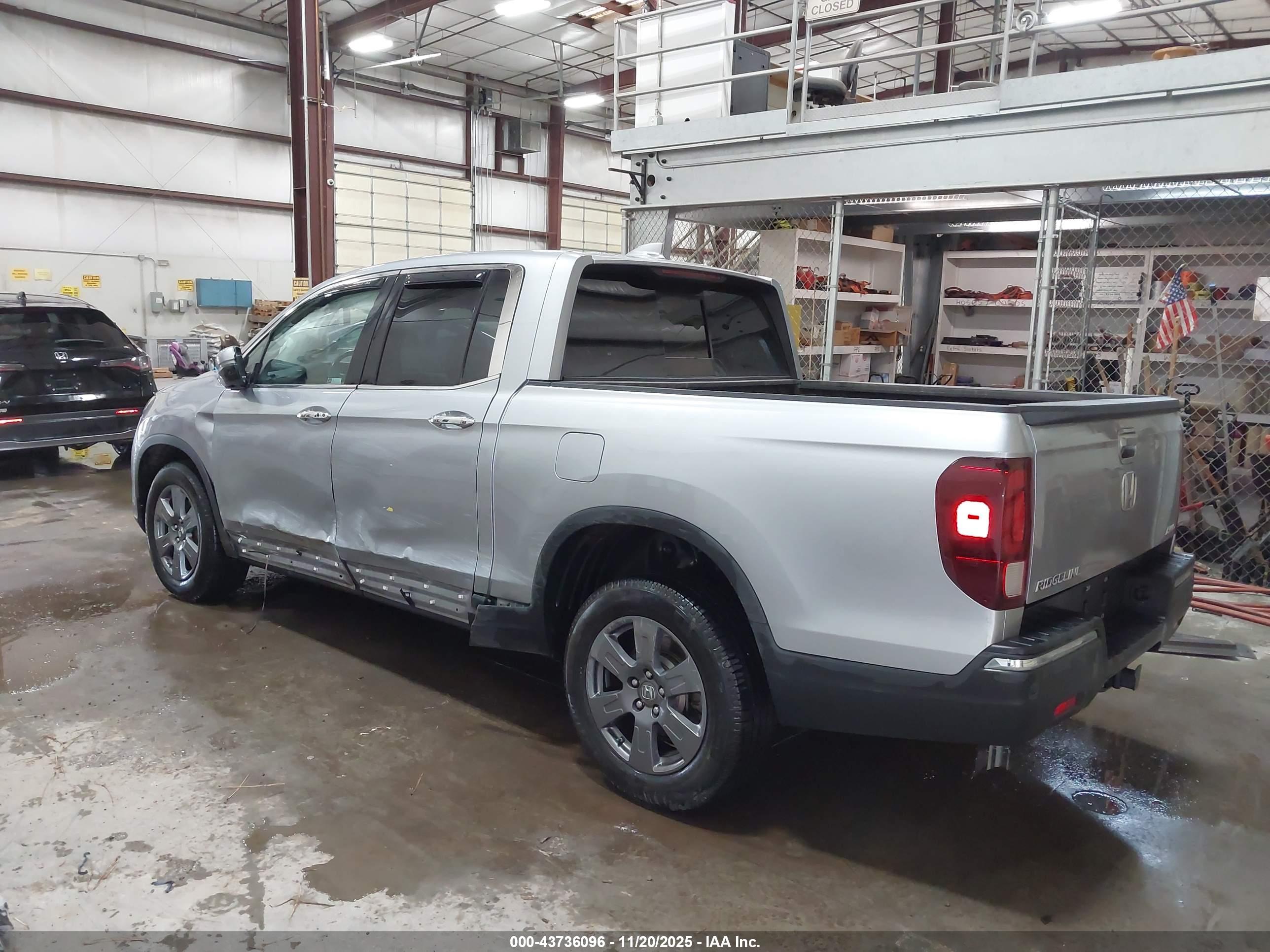 HONDA RIDGELINE image 3