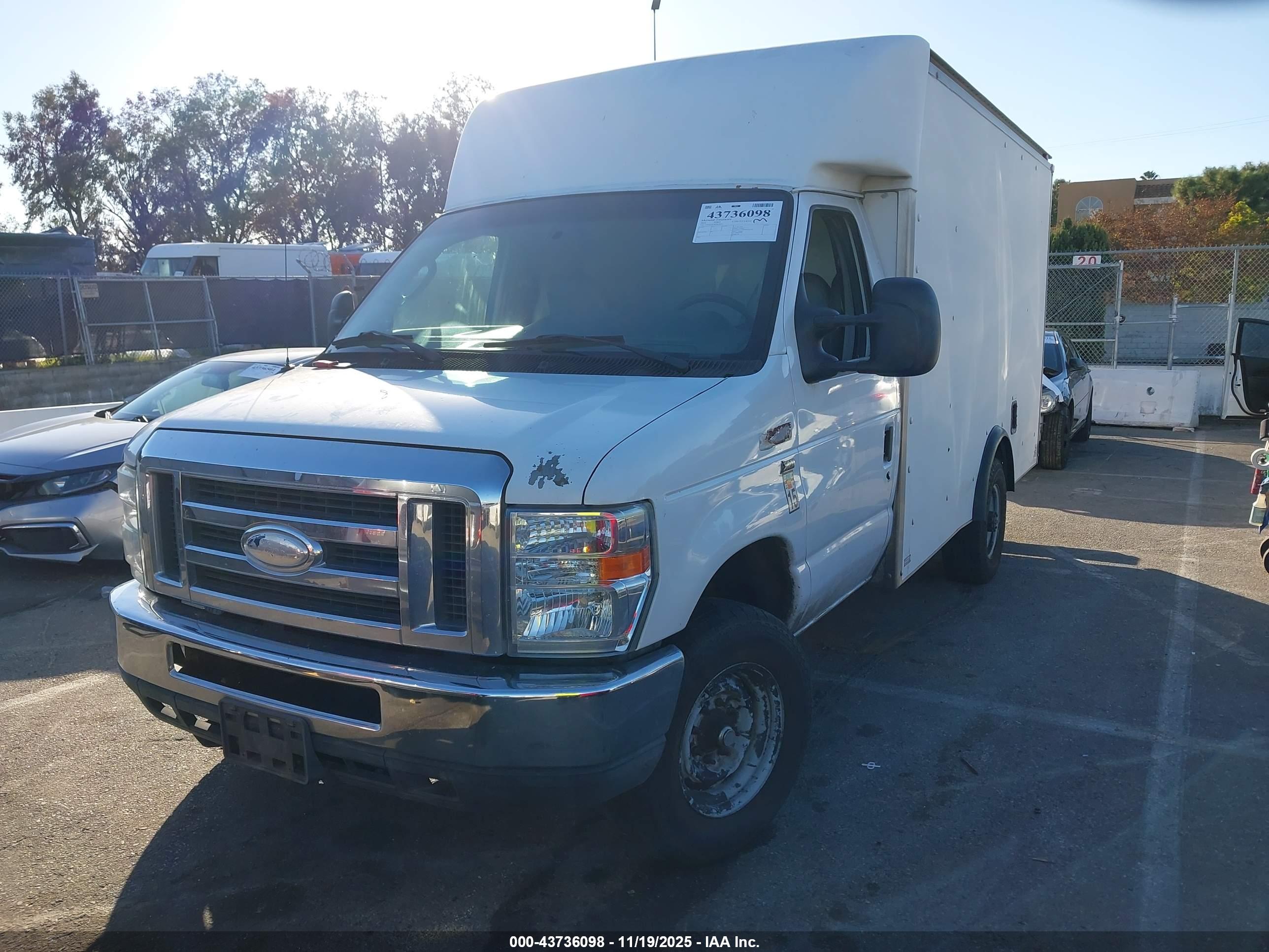 FORD E-350 image 2