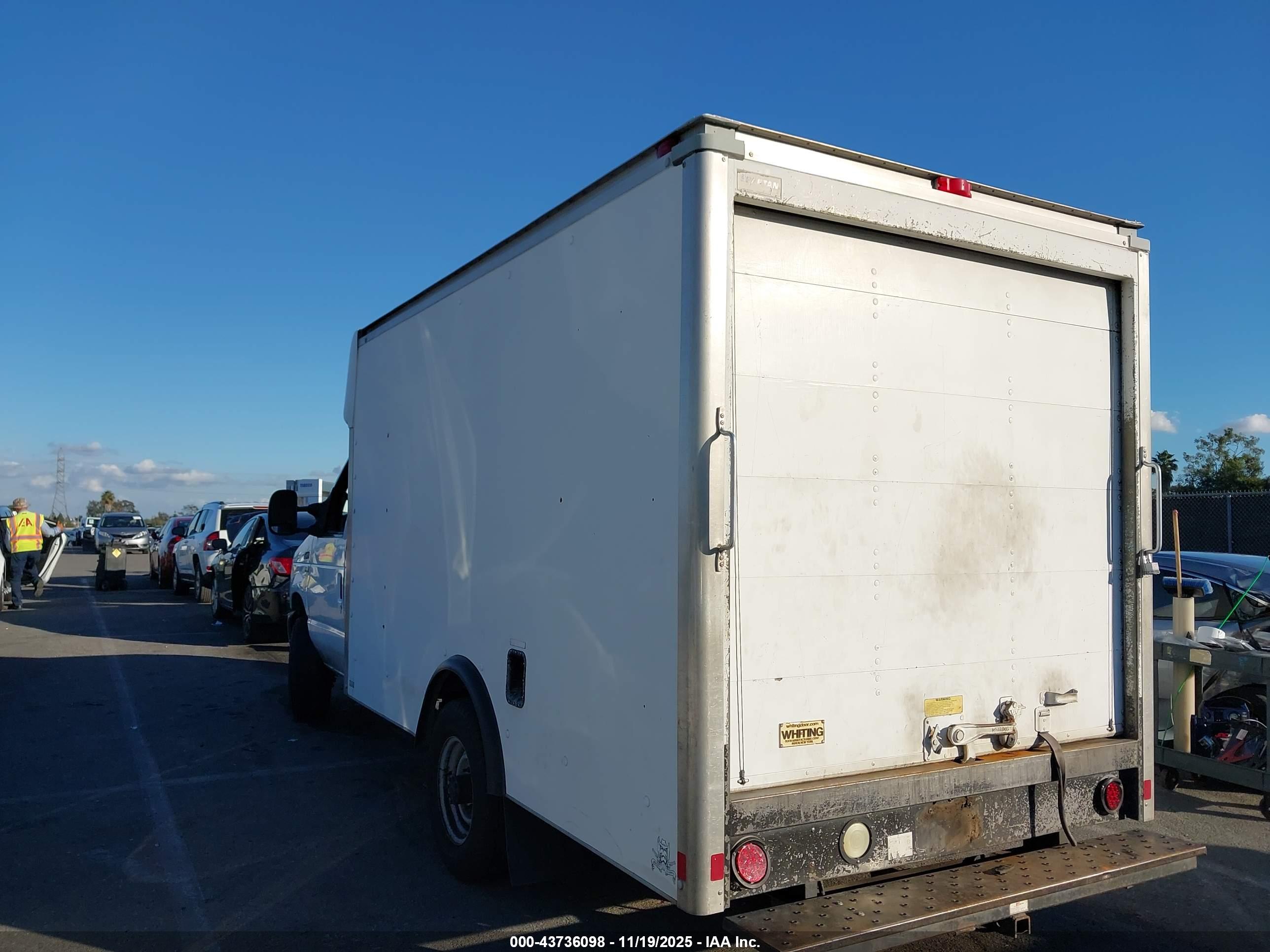 FORD E-350 image 3